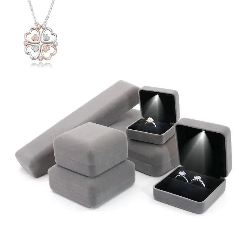 100PCS Wholesale Hot Velvet Ring Personalized Jewelry Box with LED Light
