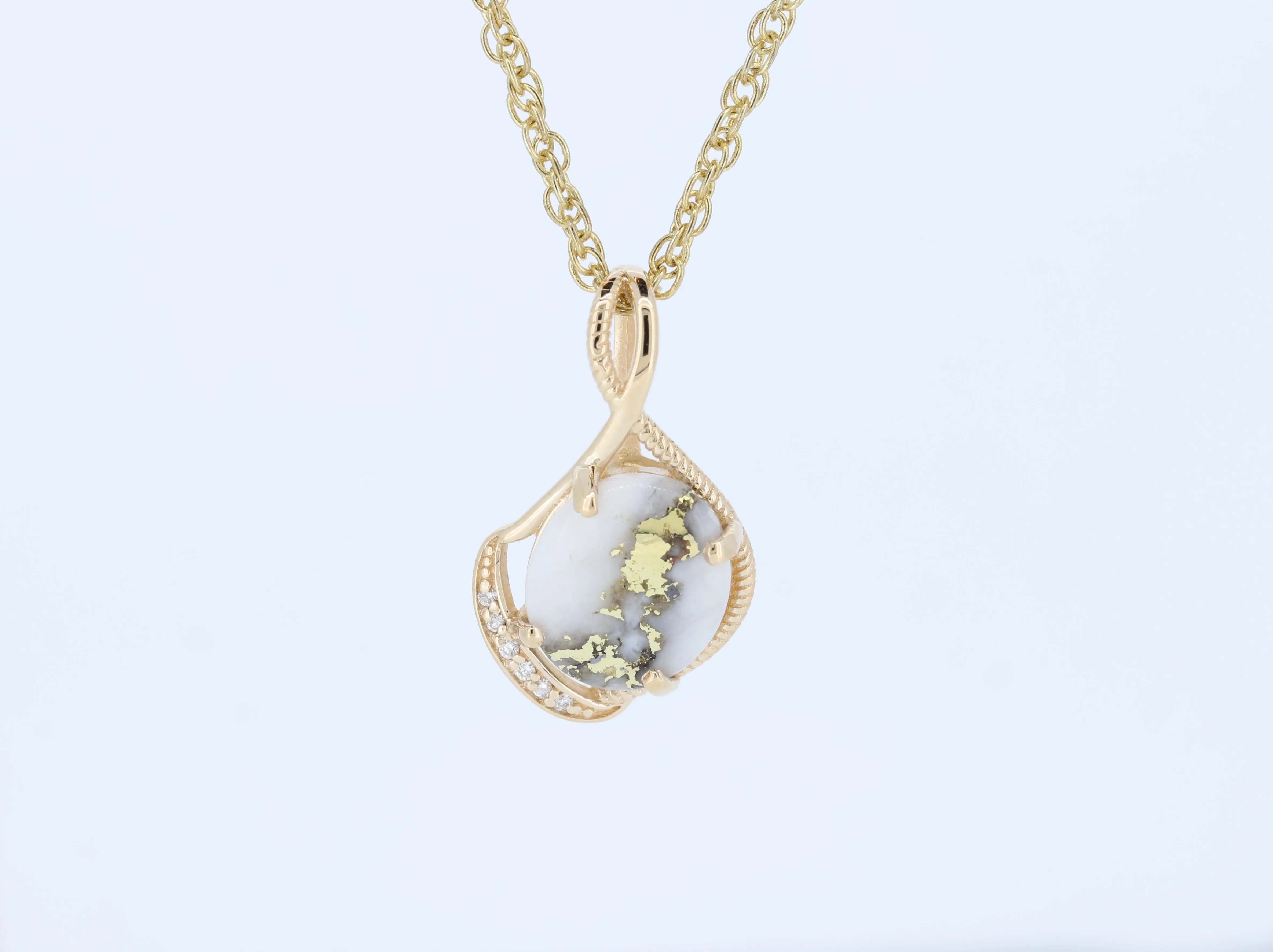 14K Yellow Gold Quartz Oval 4 Prong Pendant With 0.05Ct Diamonds