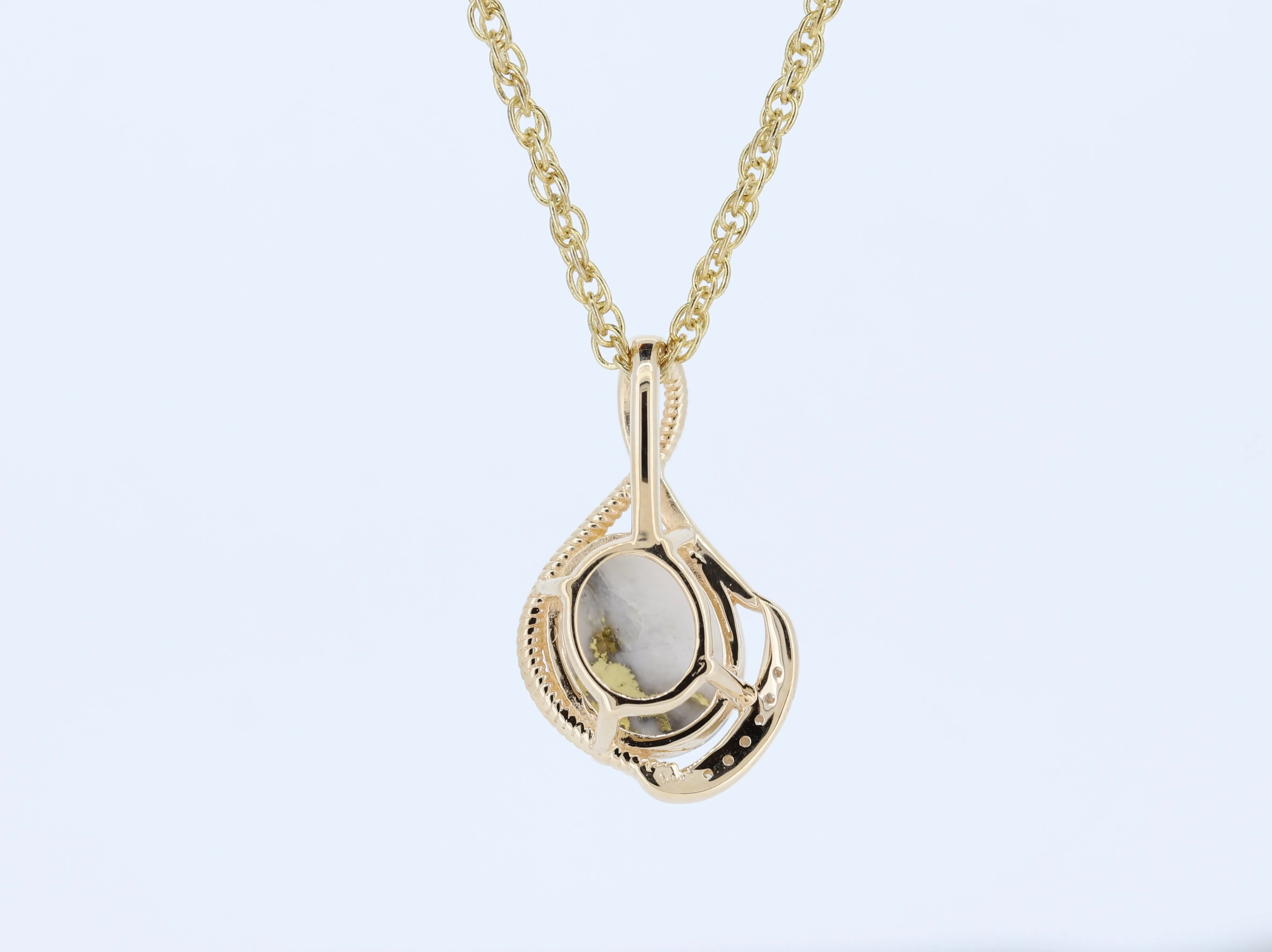 14K Yellow Gold Quartz Oval 4 Prong Pendant With 0.05Ct Diamonds