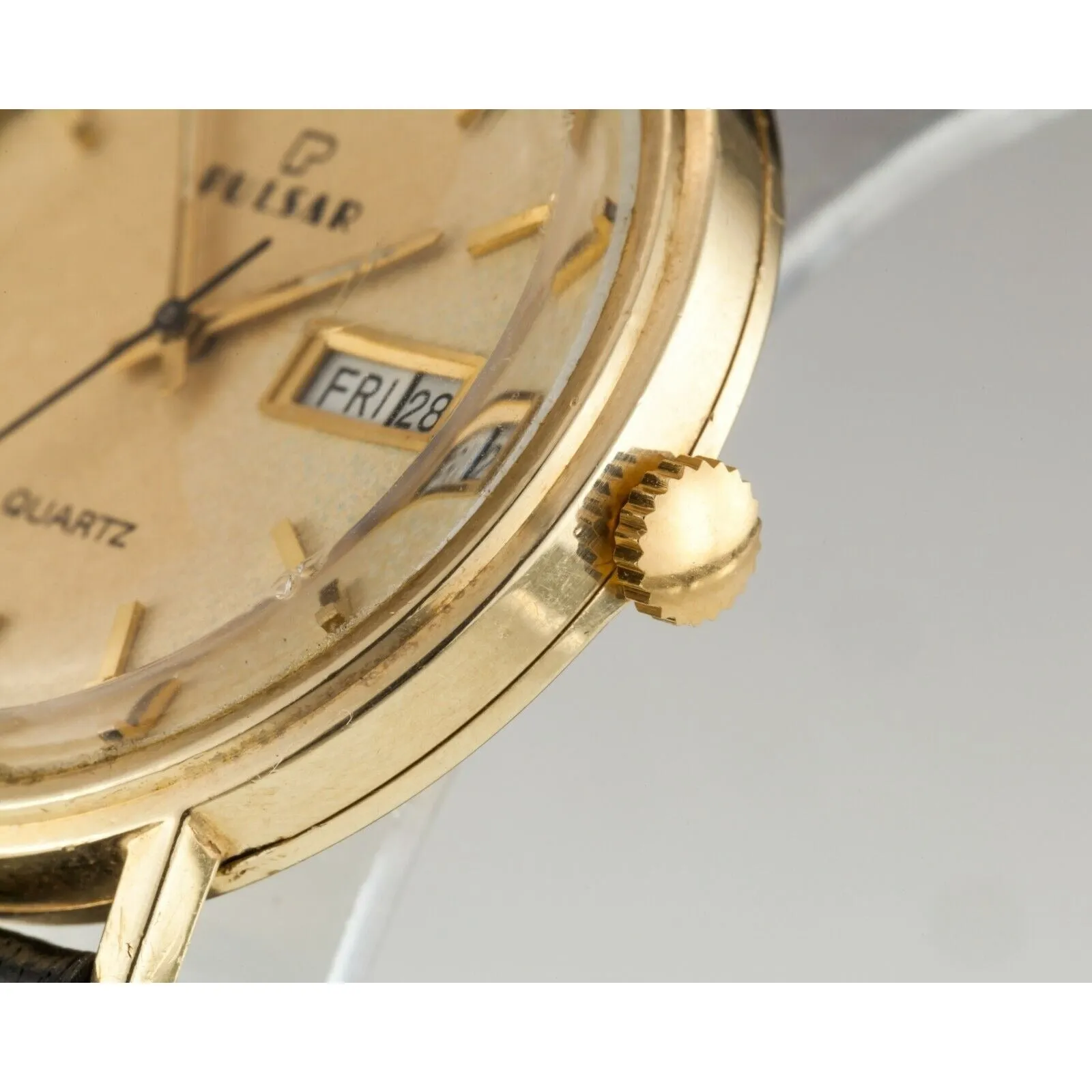 14k Yellow Gold Vintage Pulsar Quartz Watch w/ Day and Date Rare!