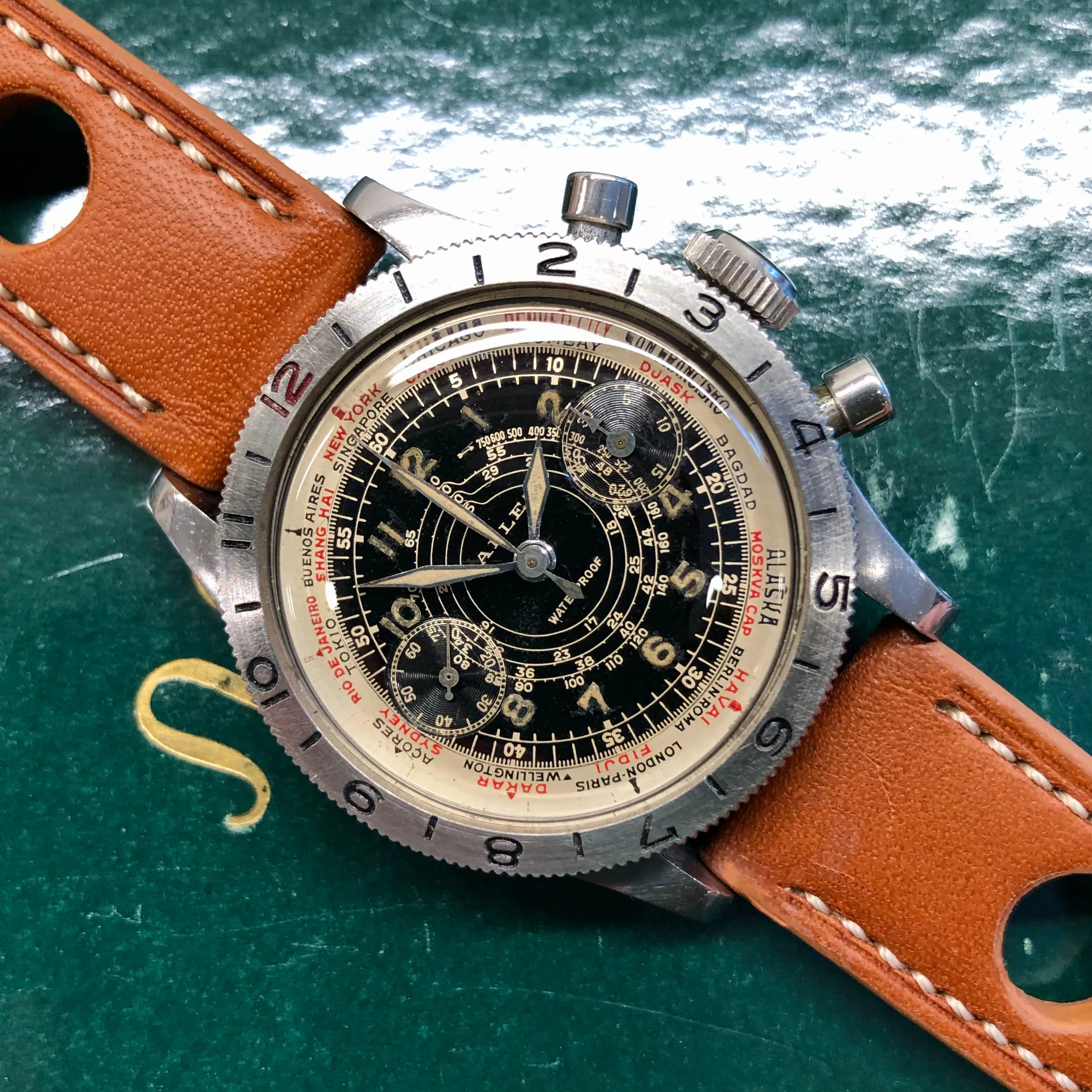 1940s Gallet Flying Officer Truman Black Dial Steel Clamshell Chronograph Valjoux 150 Wristwatch