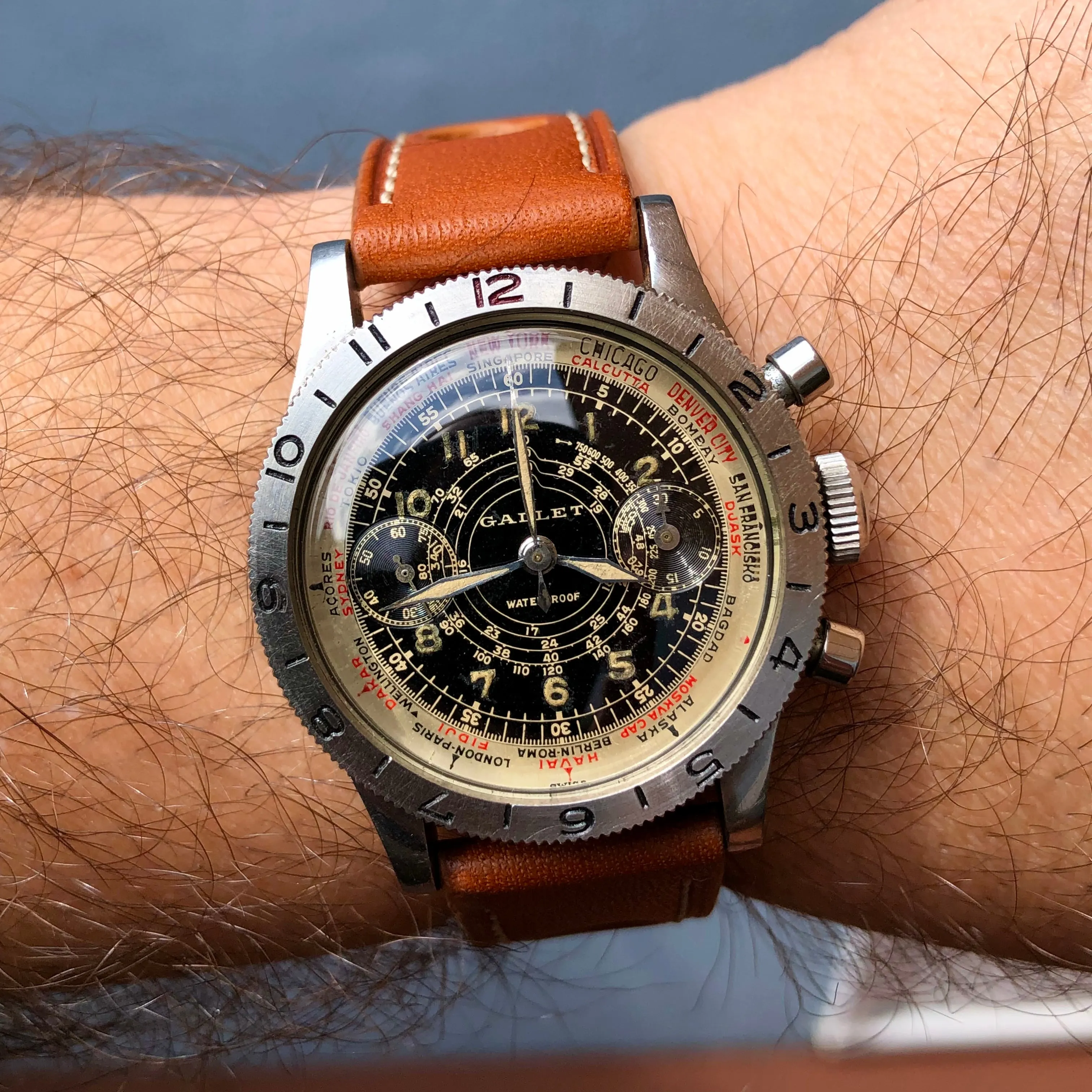 1940s Gallet Flying Officer Truman Black Dial Steel Clamshell Chronograph Valjoux 150 Wristwatch