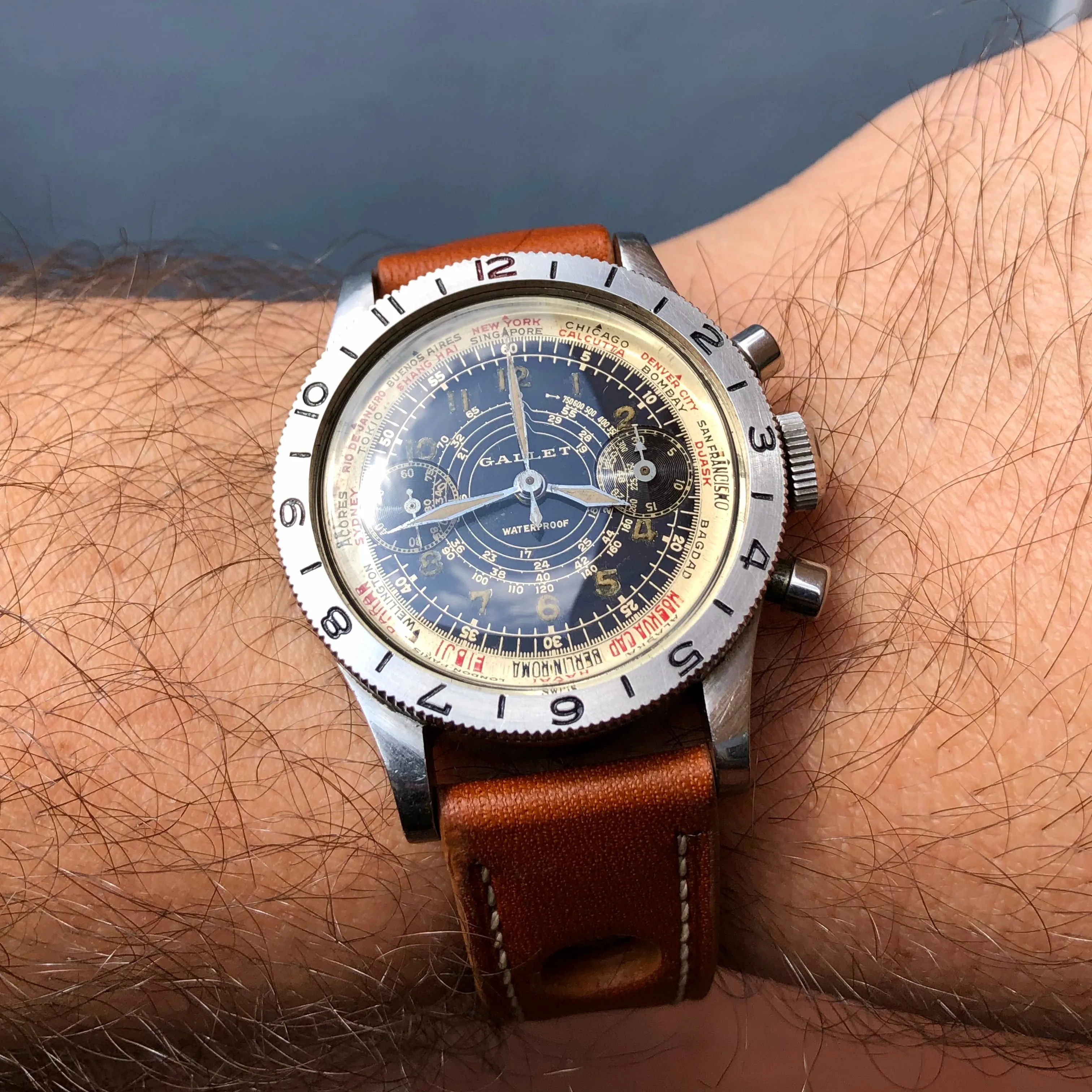 1940s Gallet Flying Officer Truman Black Dial Steel Clamshell Chronograph Valjoux 150 Wristwatch