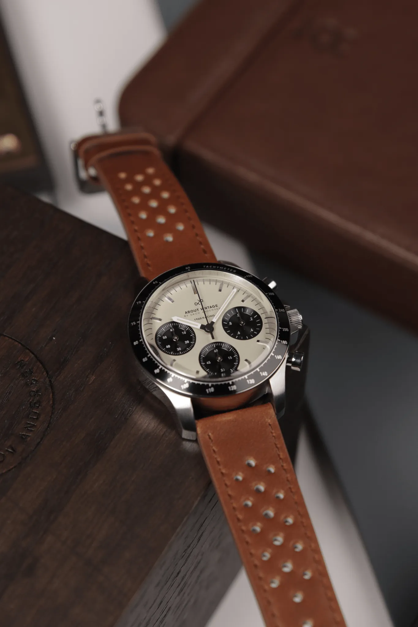 1960 Racing Chronograph, Steel / Off White & Black (B)