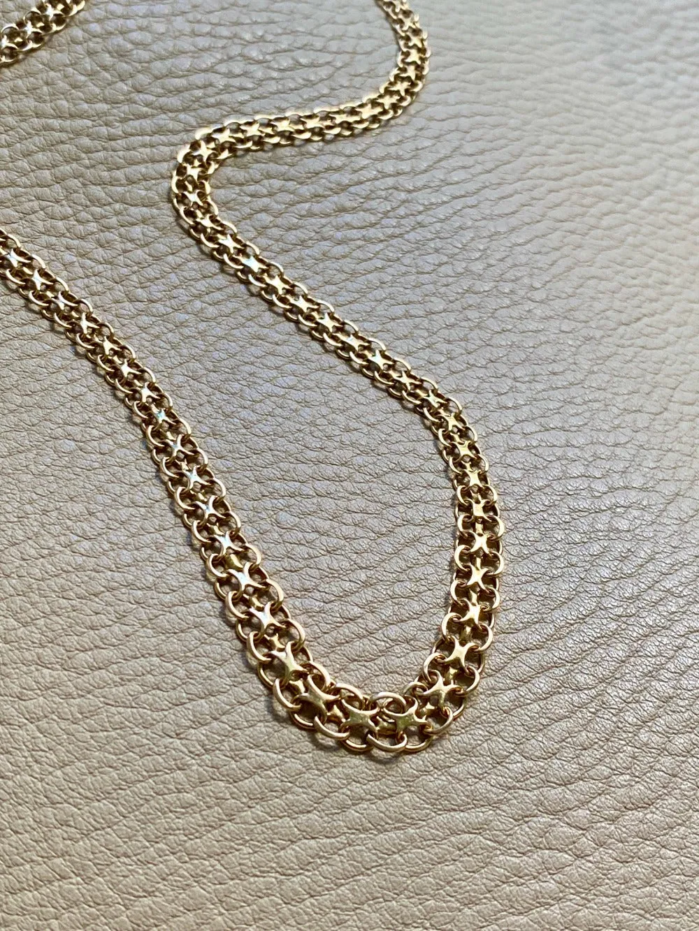 1973 Graduated width x link necklace in 18k gold - 18.5 inch length