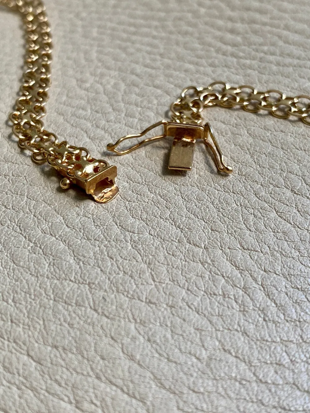 1973 Graduated width x link necklace in 18k gold - 18.5 inch length