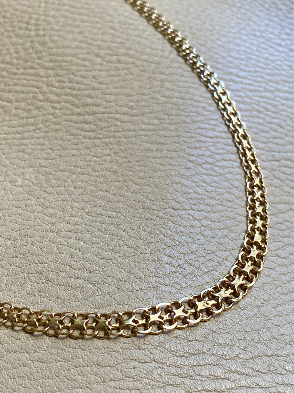 1973 Graduated width x link necklace in 18k gold - 18.5 inch length