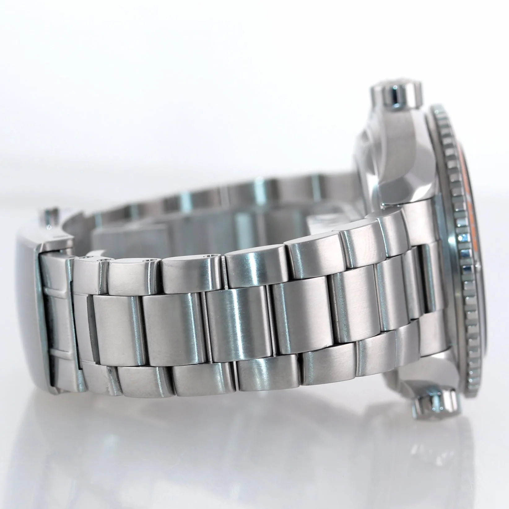 2021 MINT Omega Seamaster Planet Ocean 43.5mm 215.30.44.21.01.002 Ceramic Watch