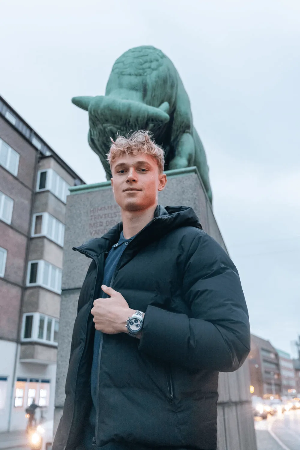 AaB140 Limited Edition 140 stk, Stål / Hvid & Mørk Blå