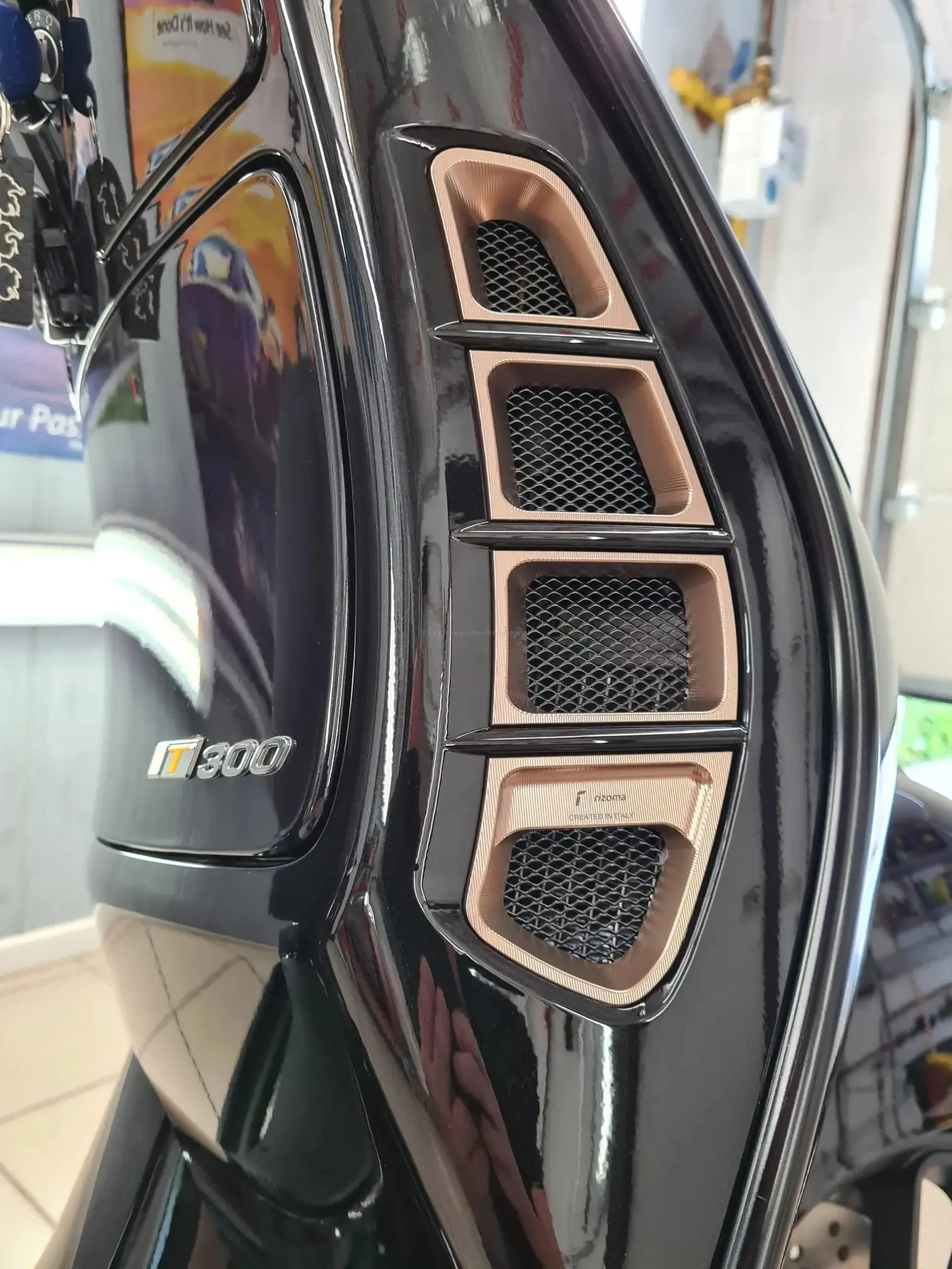 Air Inlet Grill RIZOMA glove box right and left | Vespa GTS Models 125/300cc