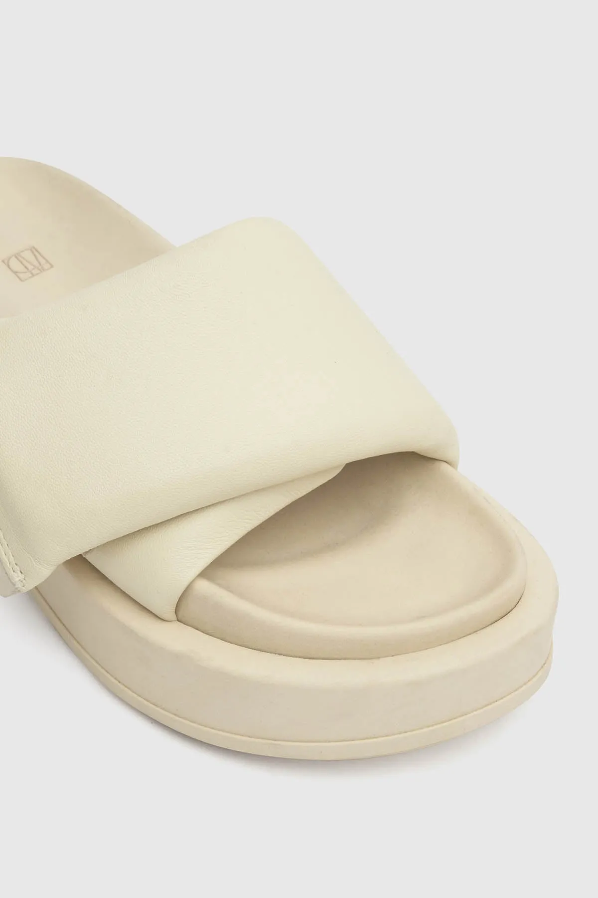 Alya Sandal