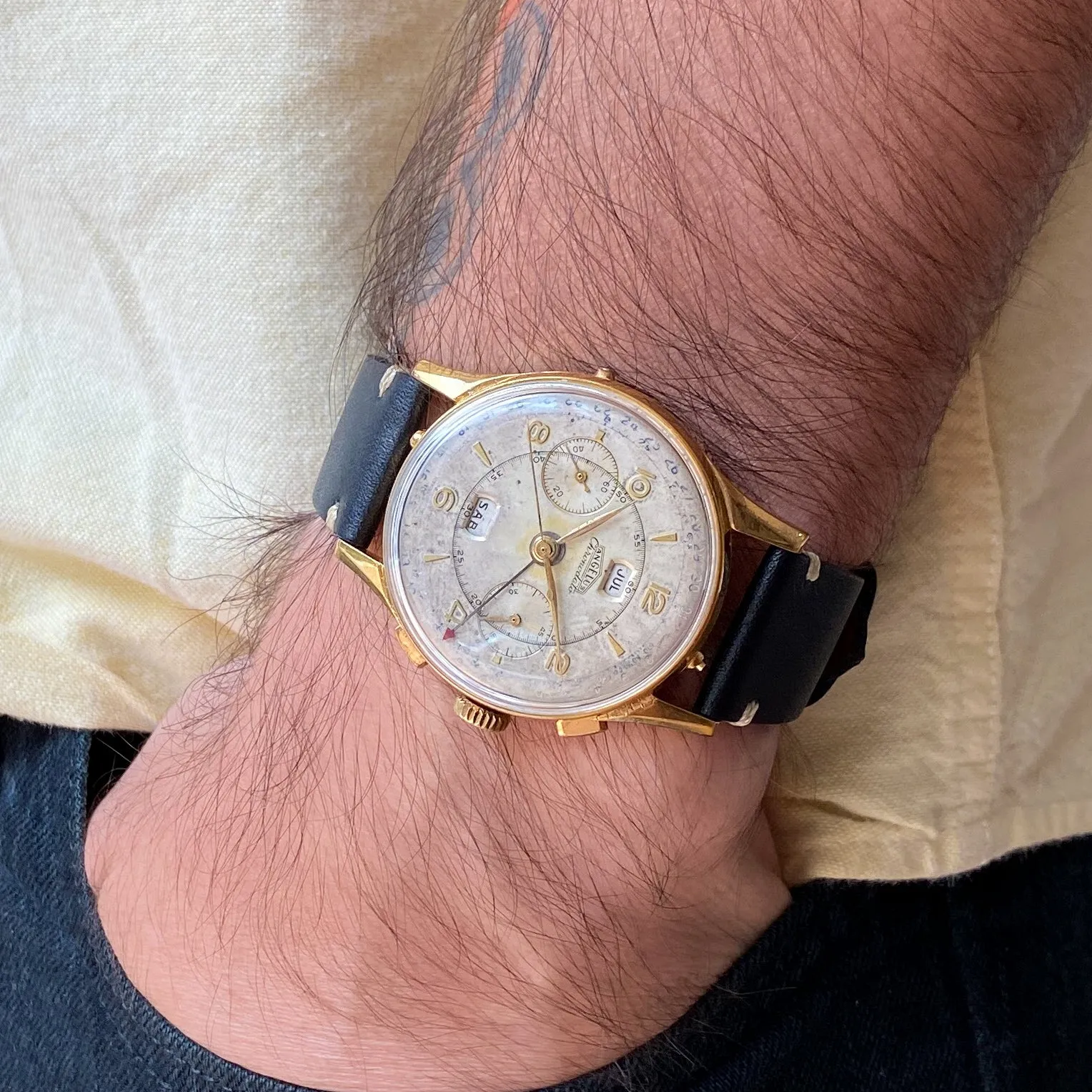 Angelus Chronodato Triple Date Chronograph Manual Cal. SF 217 c. 1944 Gold-plated 39 mm