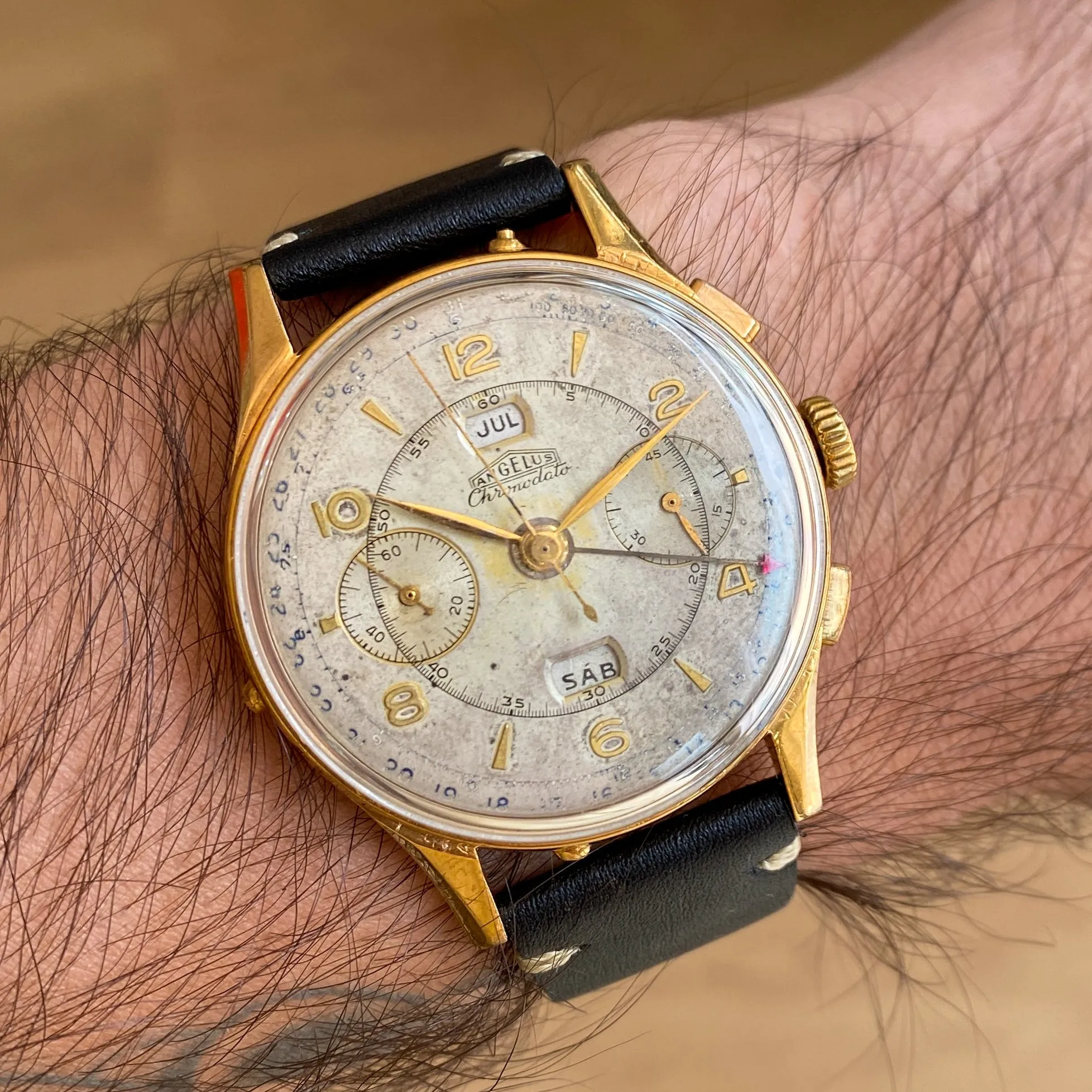 Angelus Chronodato Triple Date Chronograph Manual Cal. SF 217 c. 1944 Gold-plated 39 mm