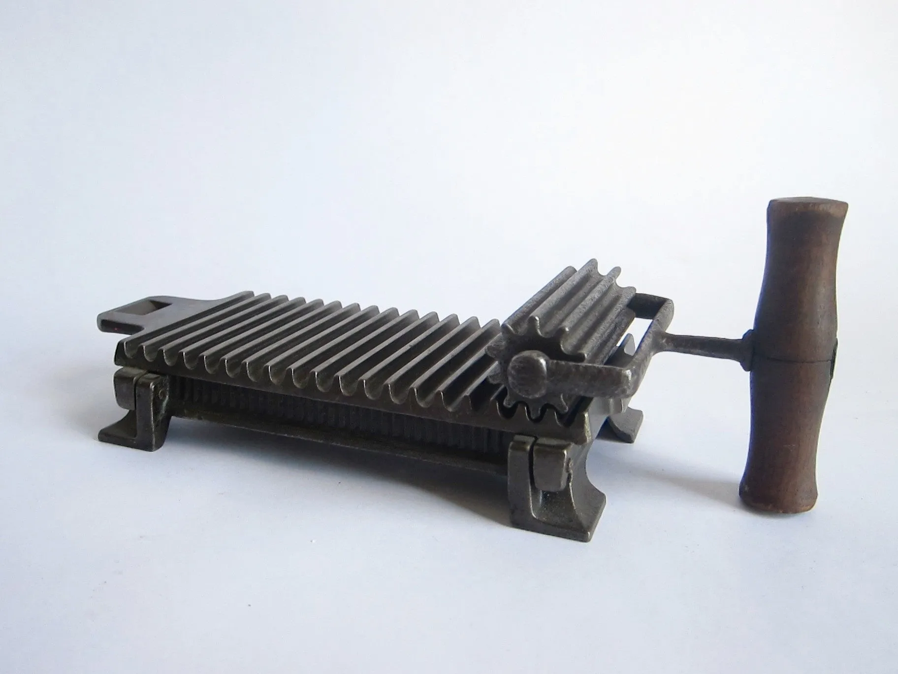 Antique Shepard Hardware 1878 Victorian Mechanical Fluting Iron