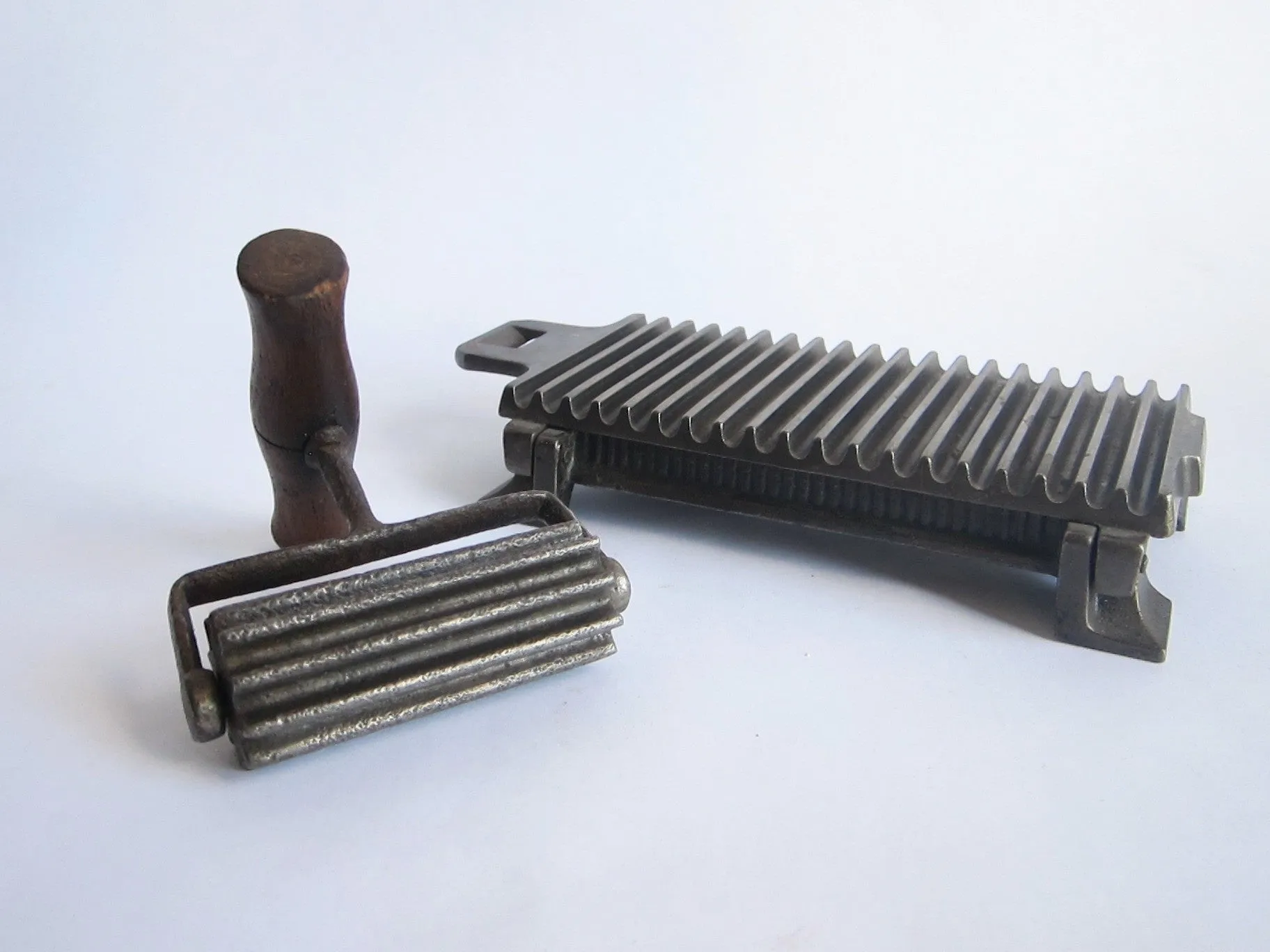 Antique Shepard Hardware 1878 Victorian Mechanical Fluting Iron