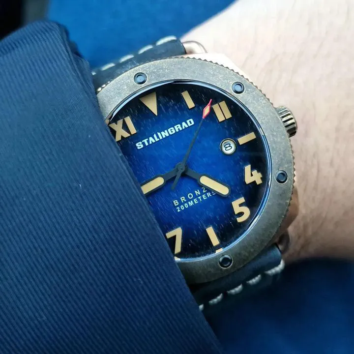 Bronze Defender 200M. Deep Blue Dial. Black Leather Strap. 45mm. SG-0609-05