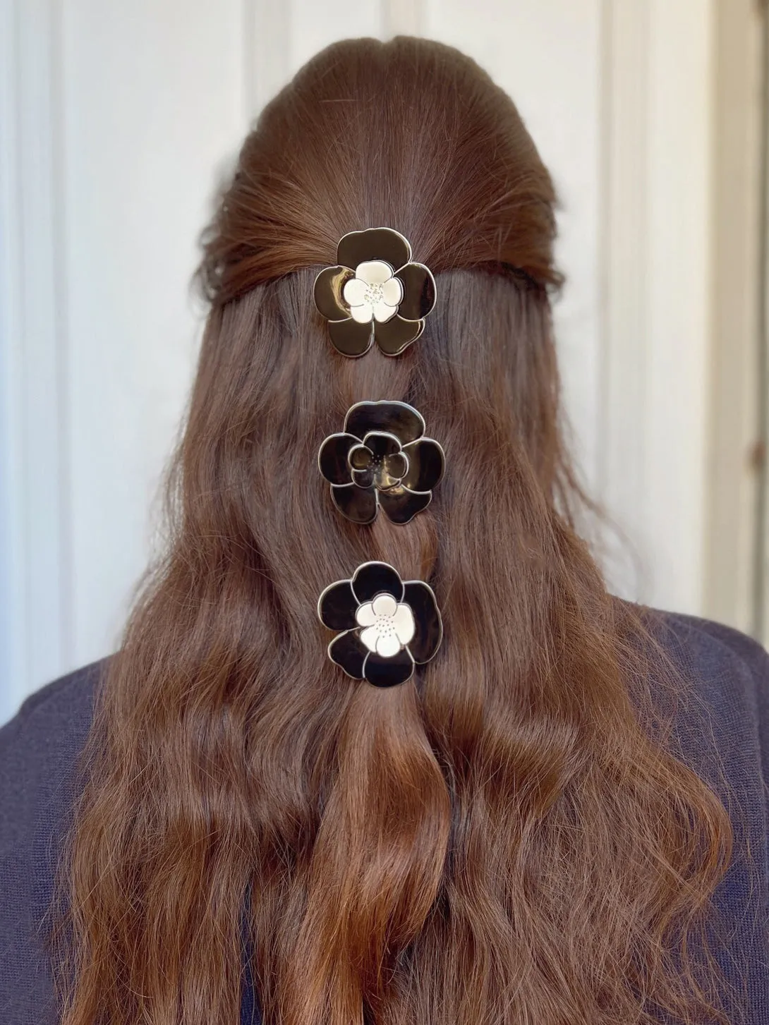 Camellia Pearl Black White Hair Tie