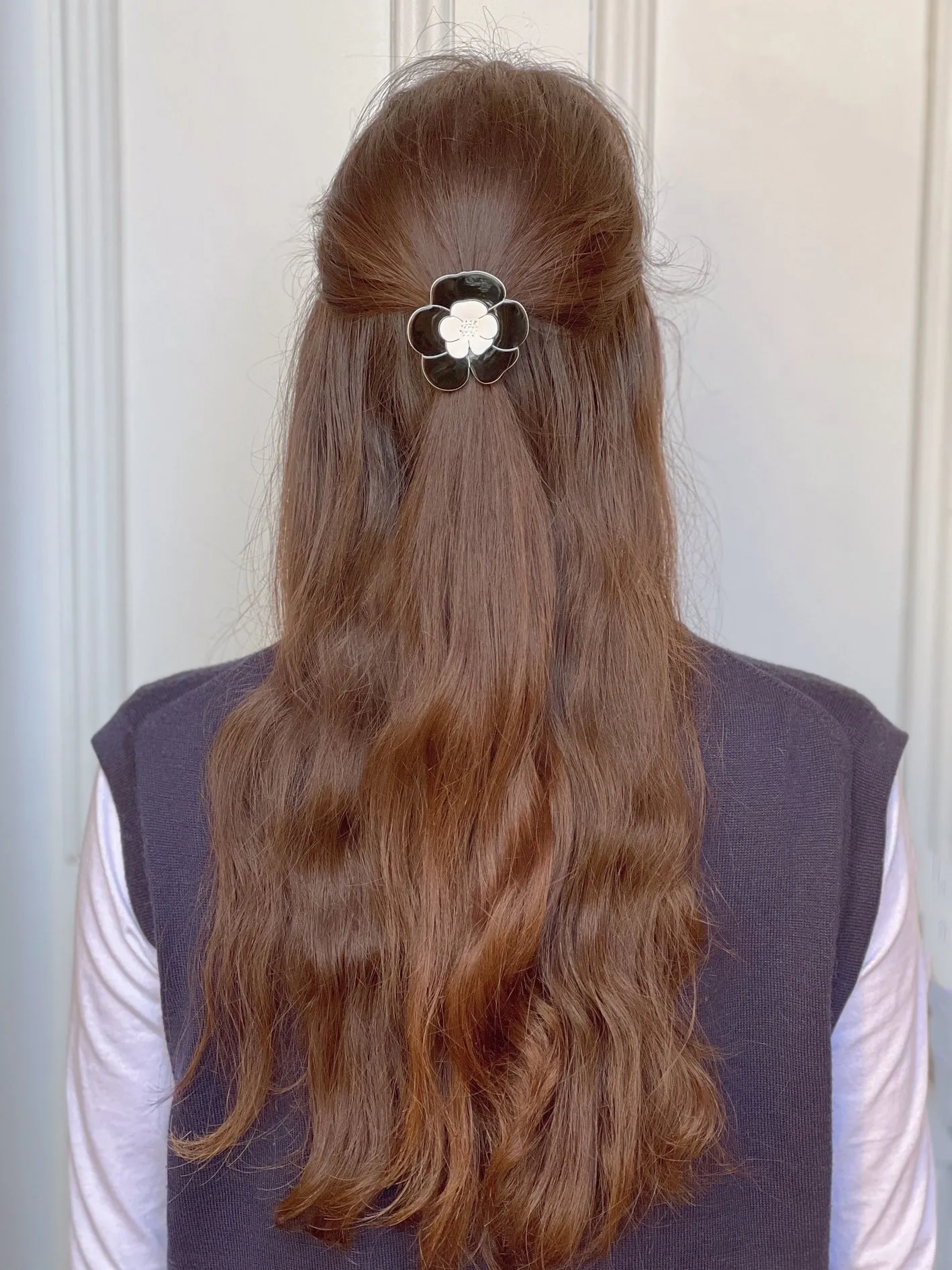 Camellia Pearl Grey White Hair Tie