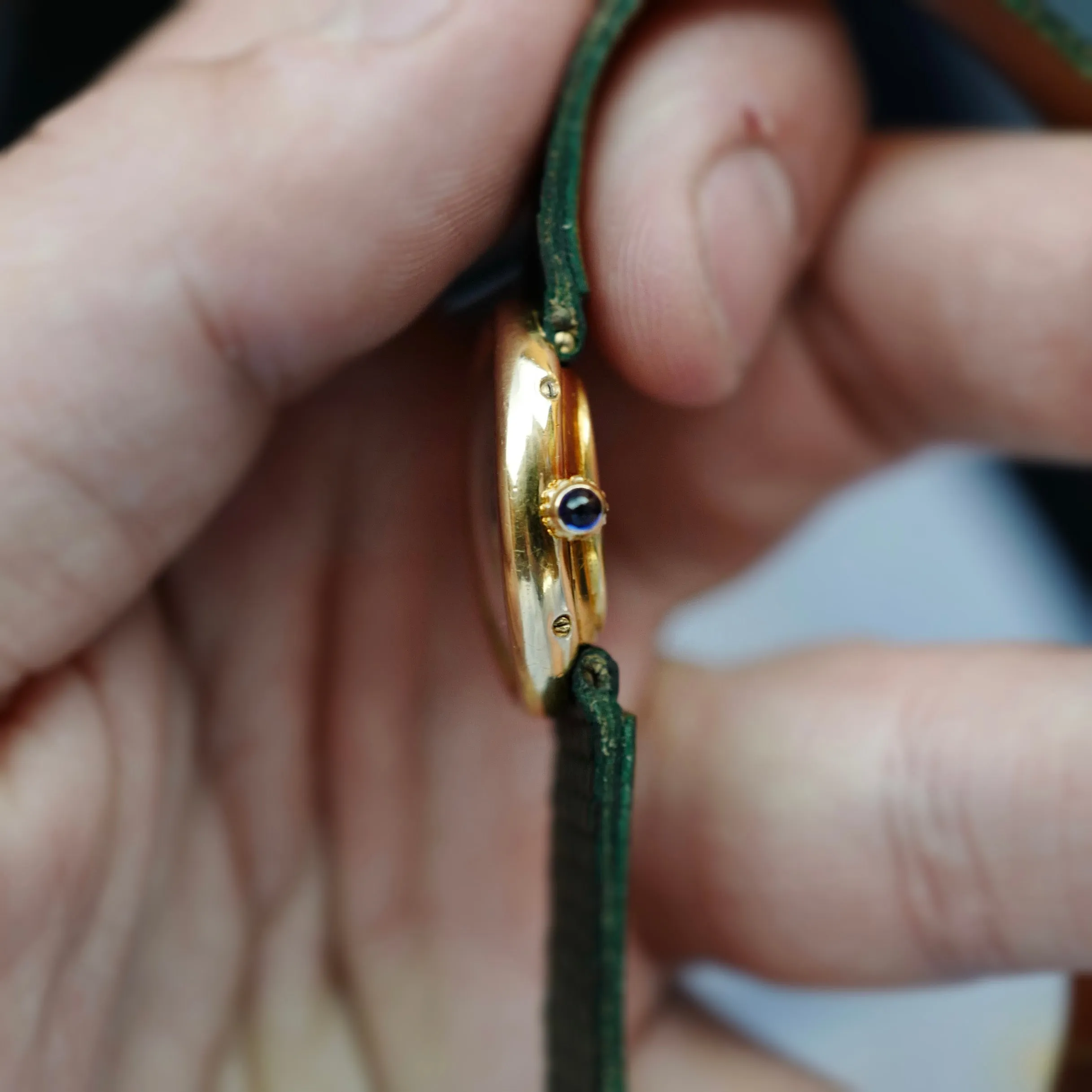 Cartier Yellow Gold London Baignoire (New Arrival)