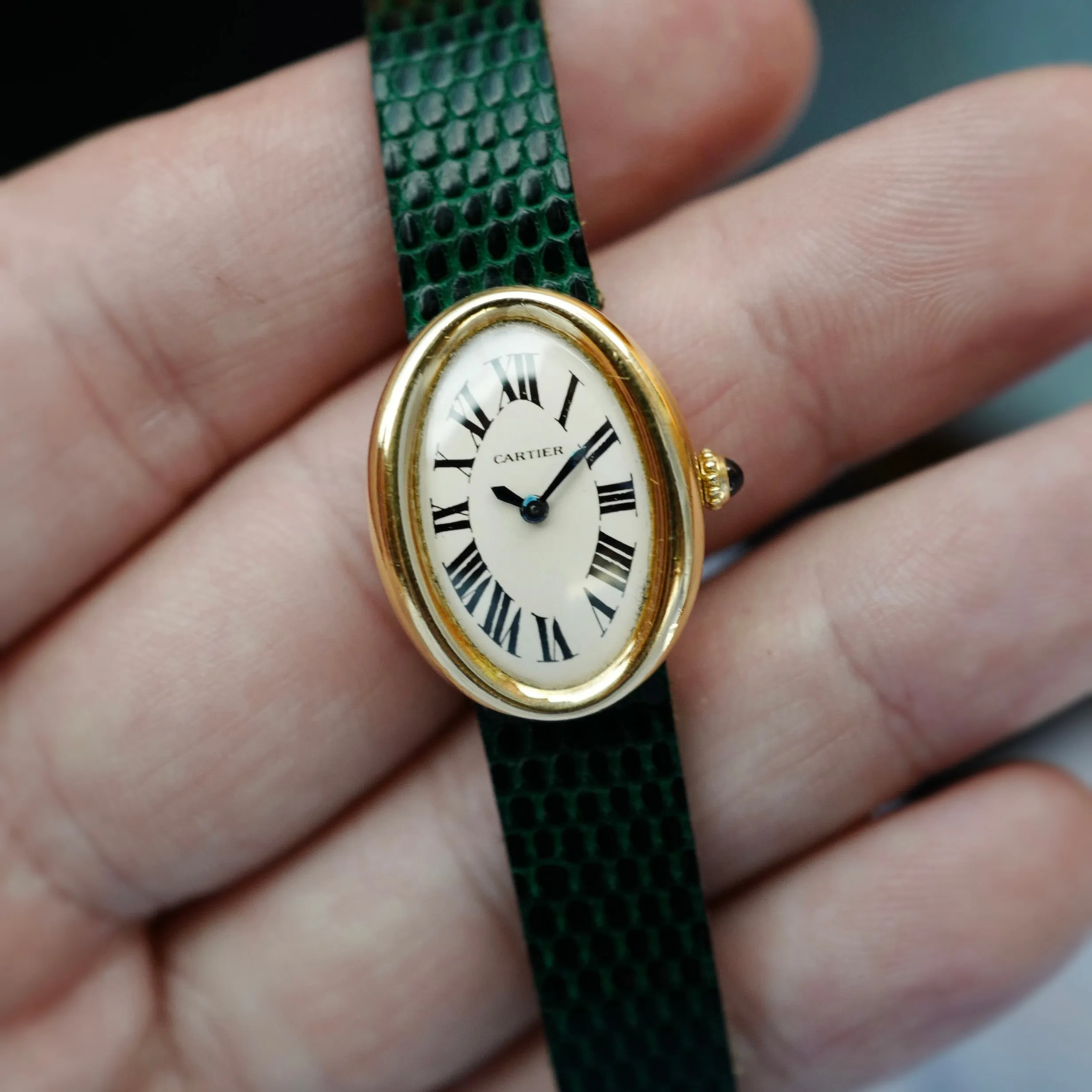 Cartier Yellow Gold London Baignoire (New Arrival)