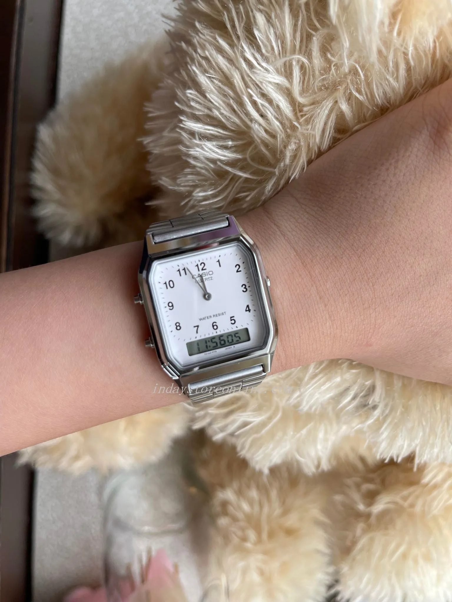 Casio Vintage Unisex Watch AQ-230A-7B Silver Plated Stainless Steel Self-adjustable Band