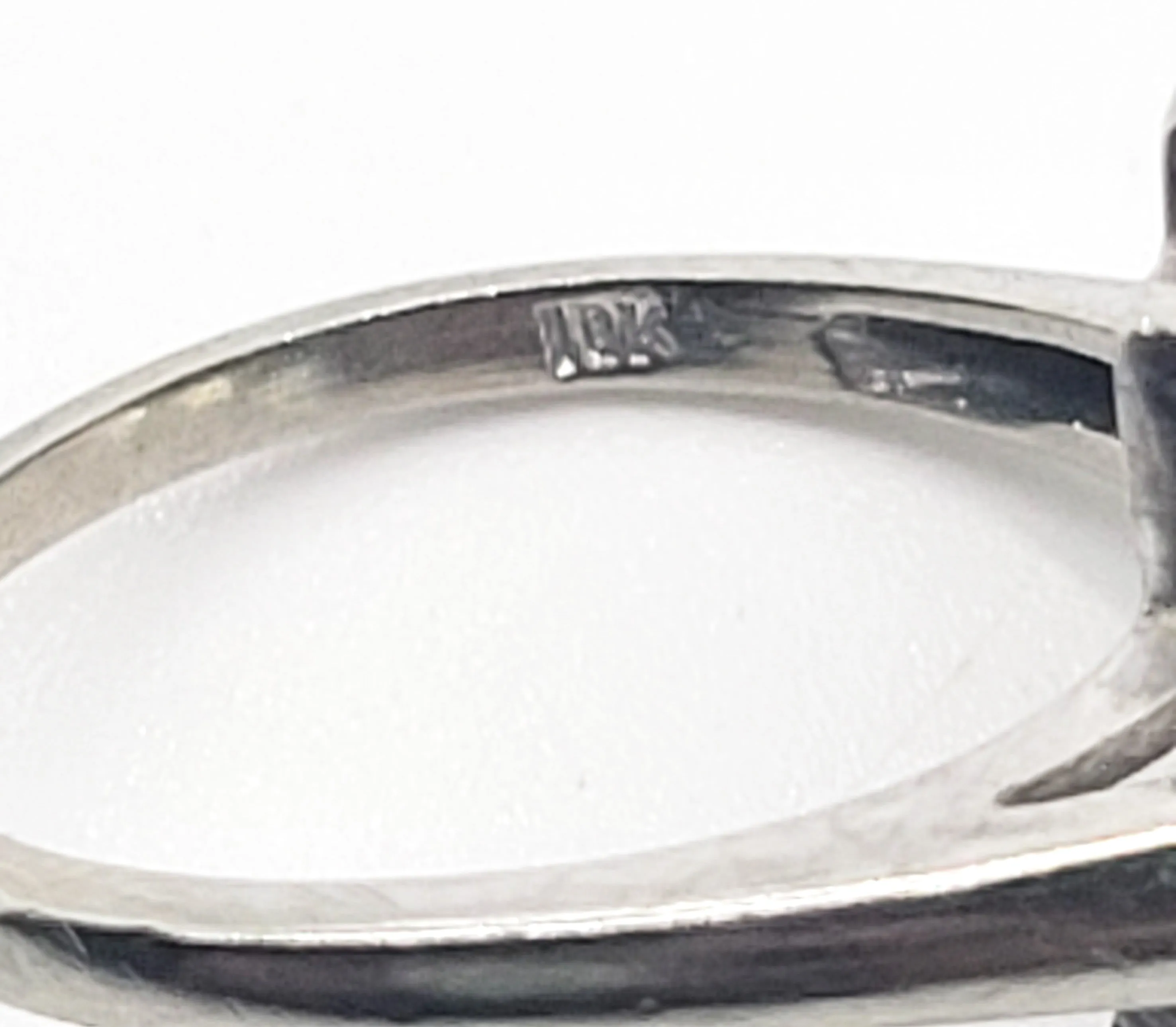 Color change Sapphire and Quartz 10kt white gold ring size 6