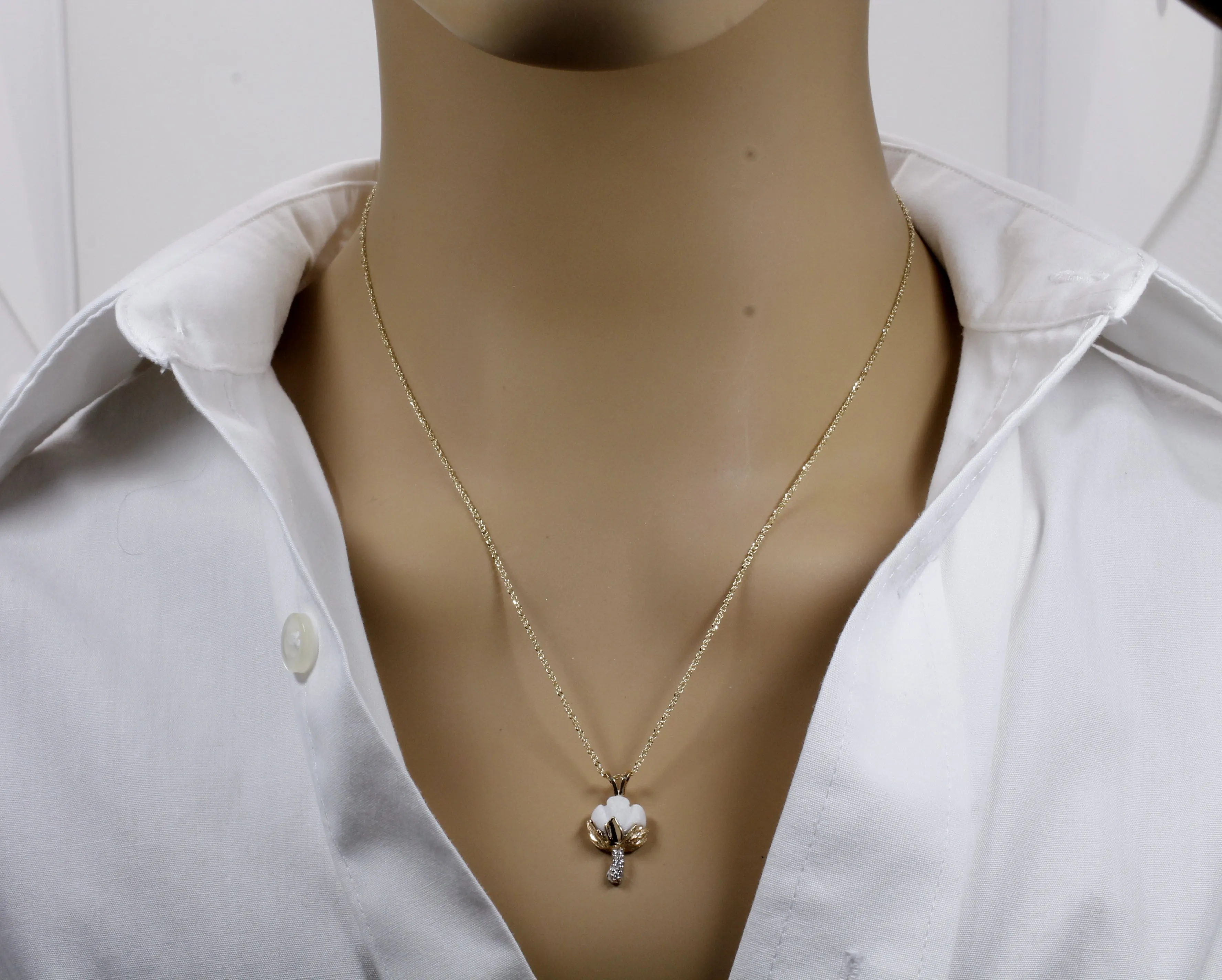 Cotton Boll Necklace And Dangle Earrings with Diamonds in Yellow Gold