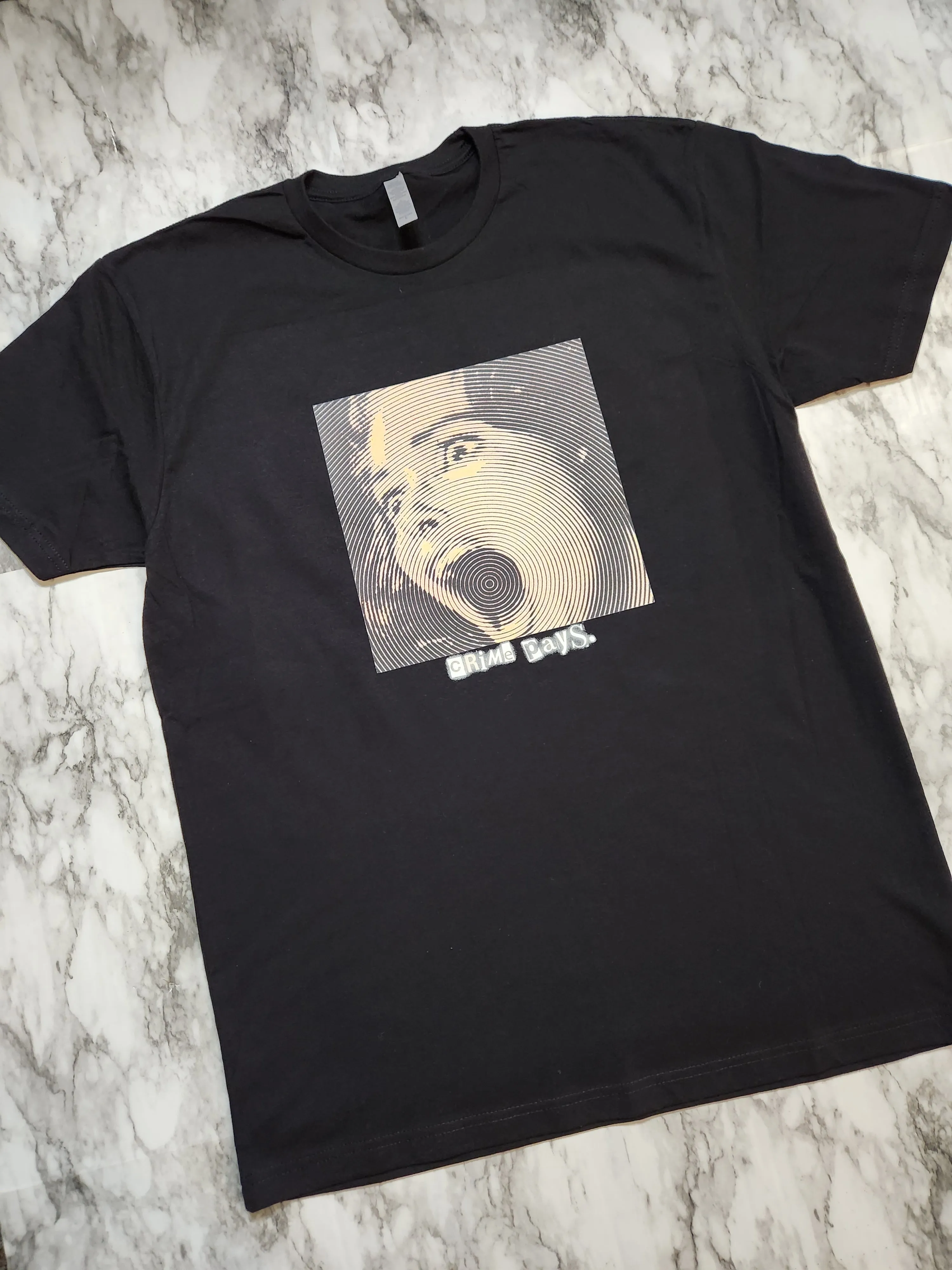 Crime Pays. T-Shirt (Black)