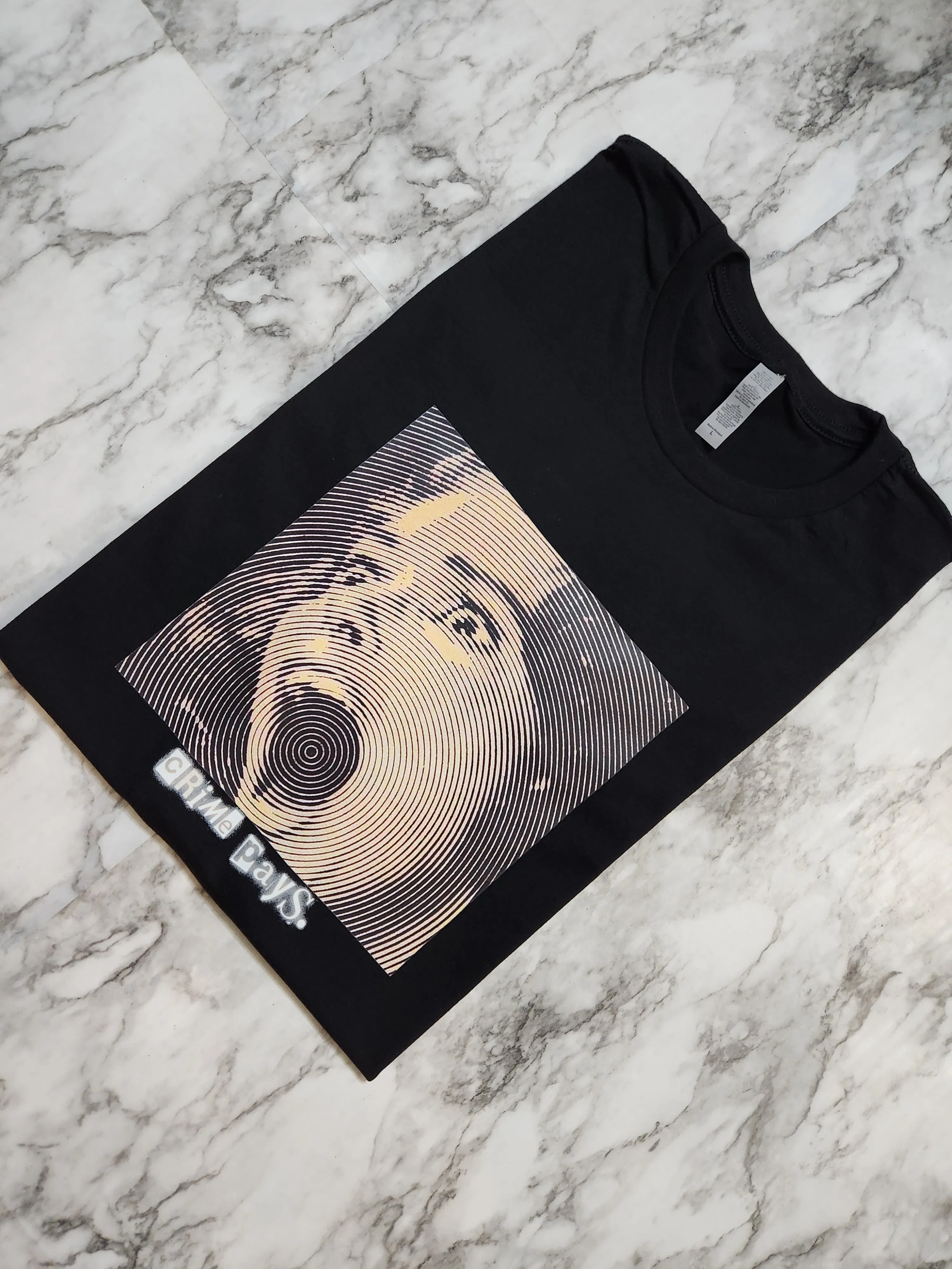 Crime Pays. T-Shirt (Black)
