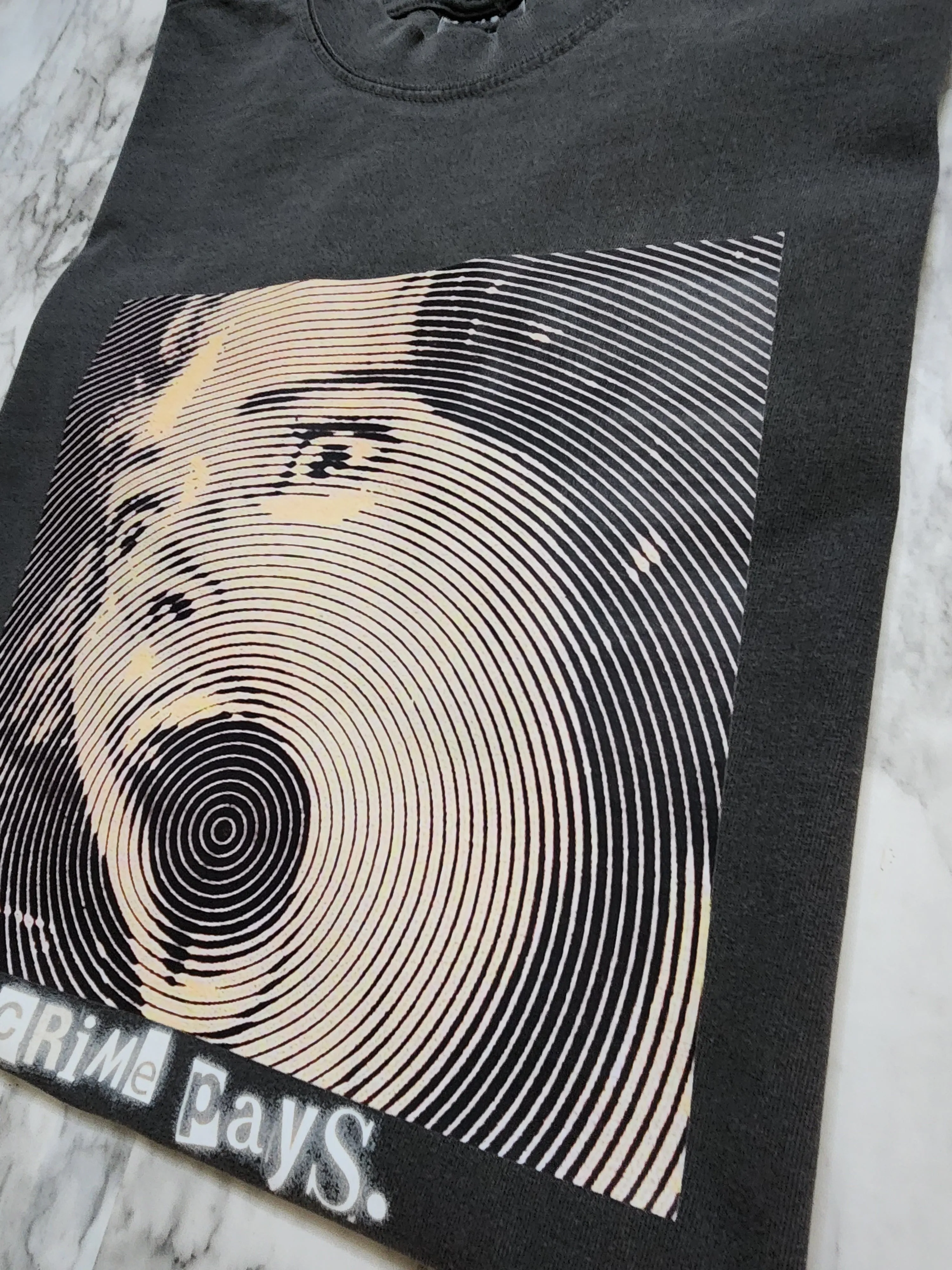 Crime Pays. T-Shirt (Concrete)