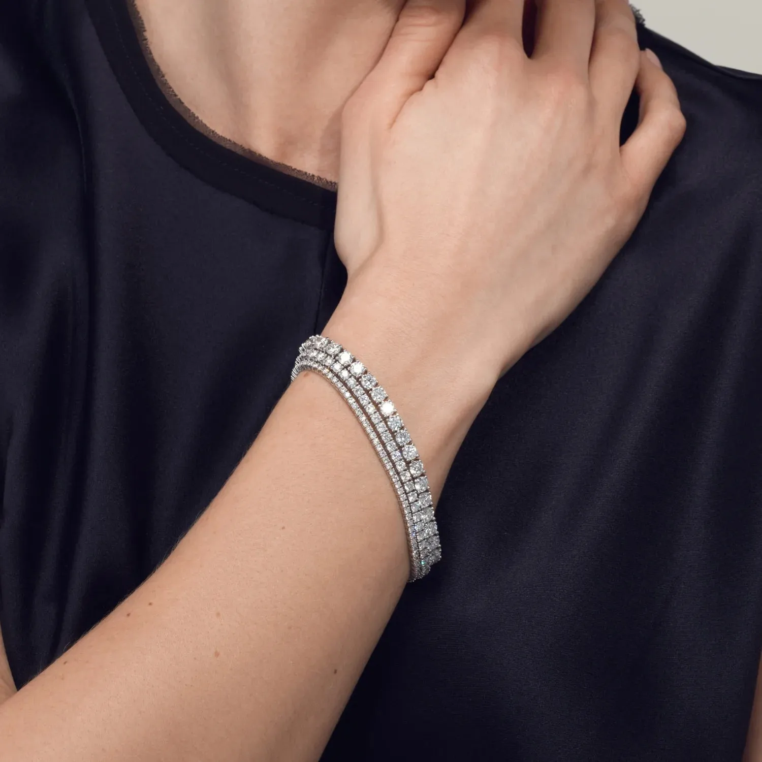 David Weisz 18k White Gold Diamond Tennis Bracelet - 5.15 ctw