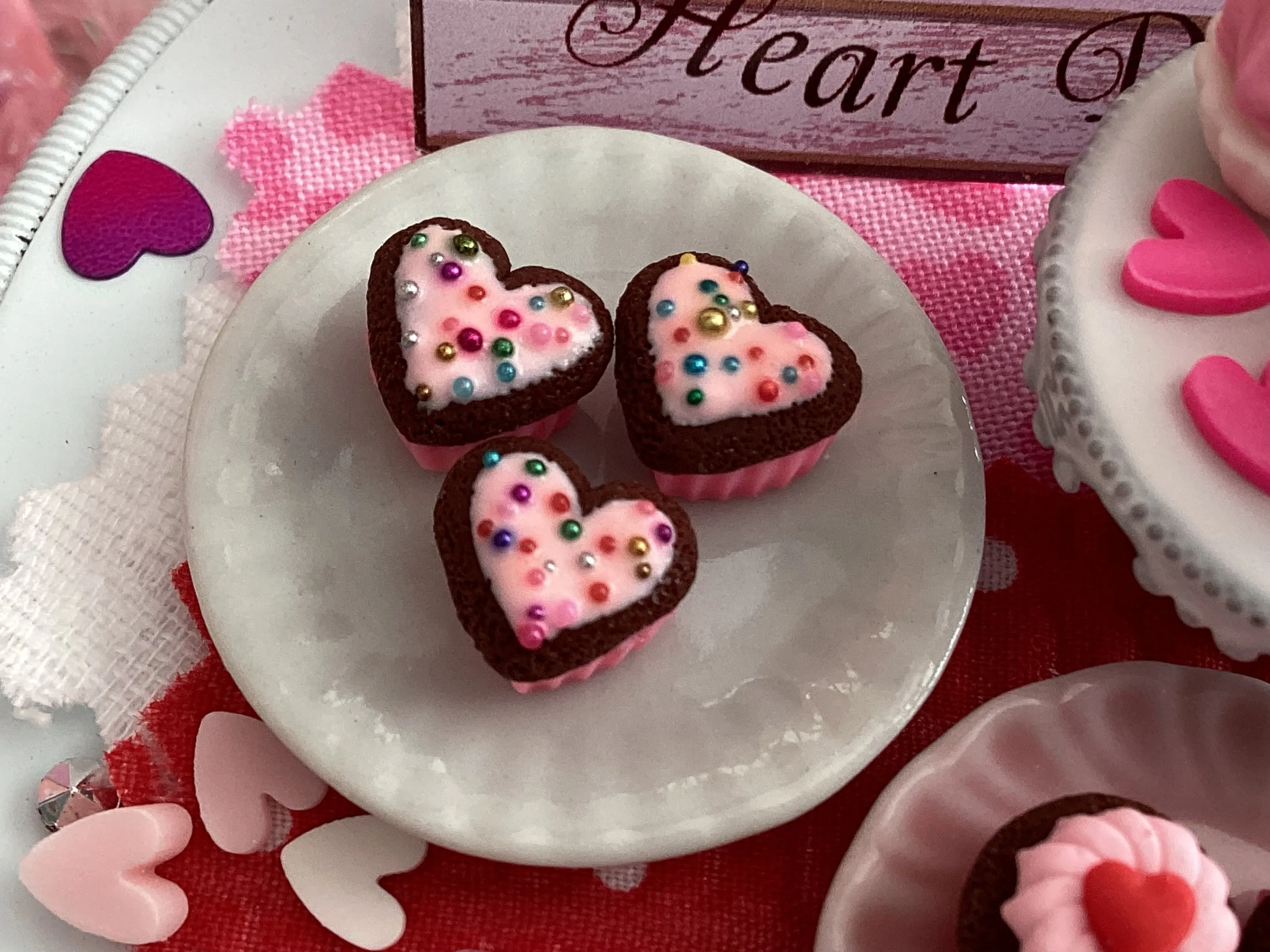 💗Day 11~ Magical Miniature Valentine's Day Cupcakes!