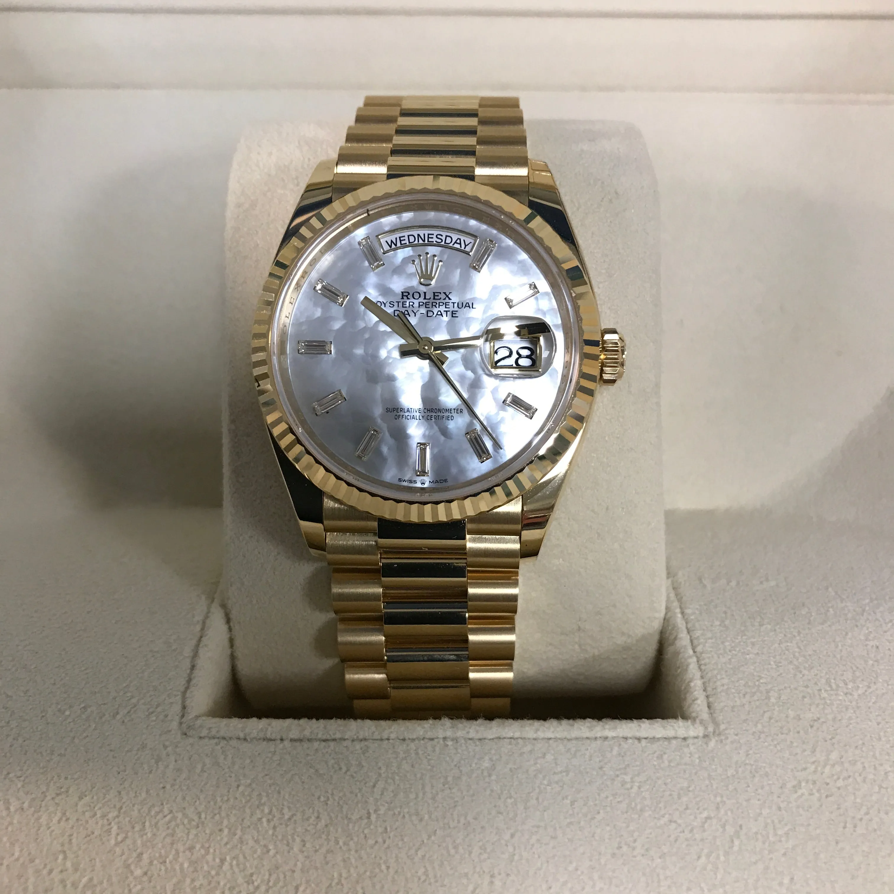 Day-Date 36 Yellow Gold / Fluted / MOP - Baguette / President (128238-0123)