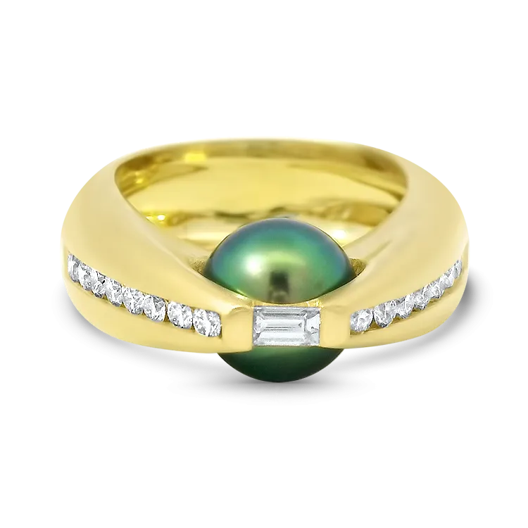 Estate 18k Yellow Gold Pearl and Diamond Ring
