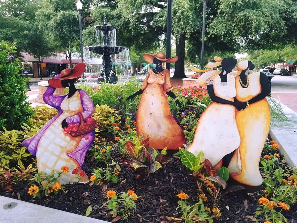 Garden Art - Sisters