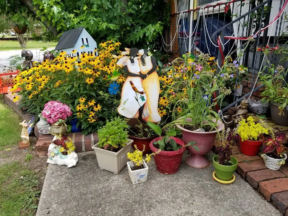 Garden Art - Sisters