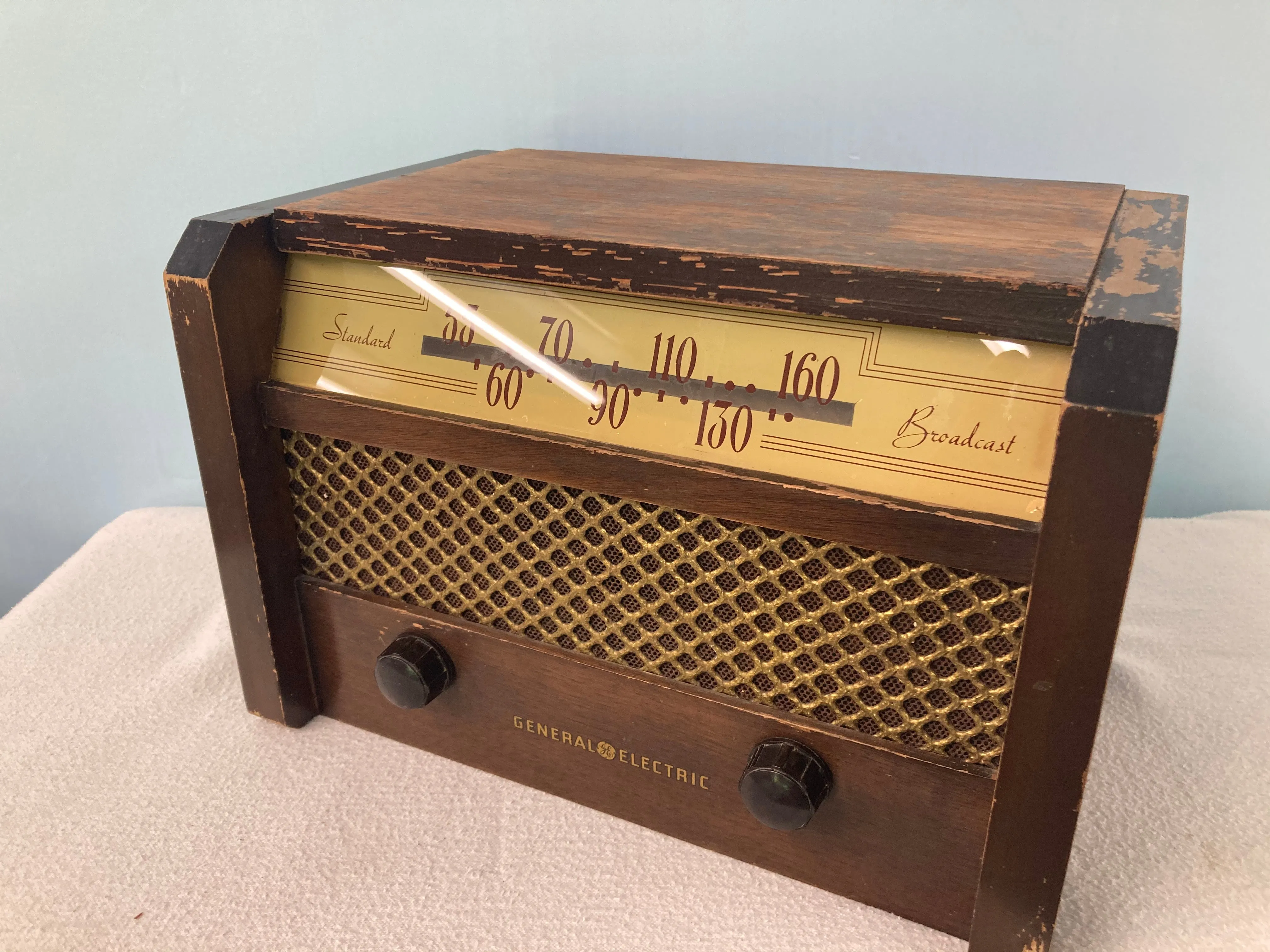 General Electric C-544 Tube Radio With Bluetooth input.