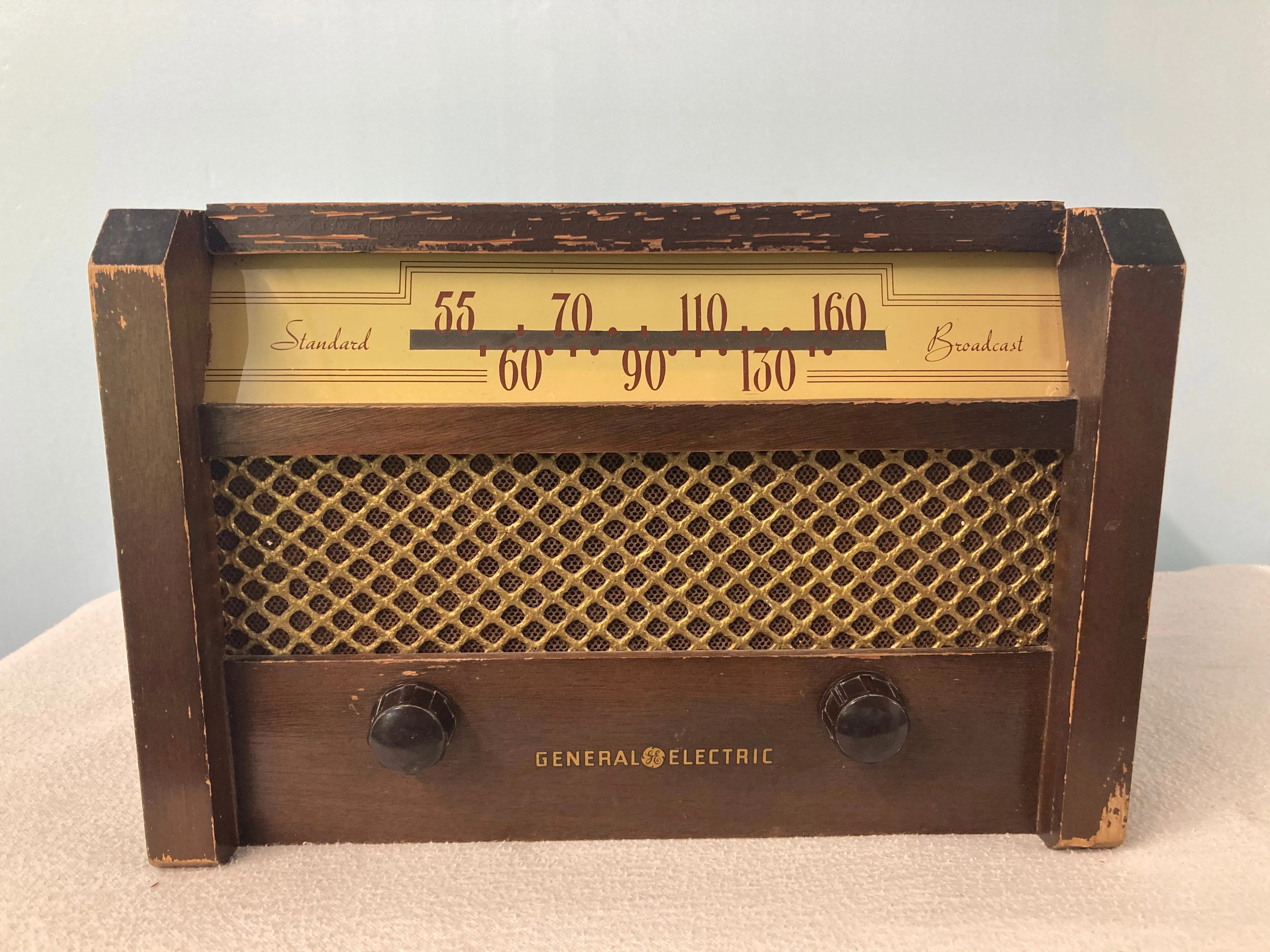 General Electric C-544 Tube Radio With Bluetooth input.