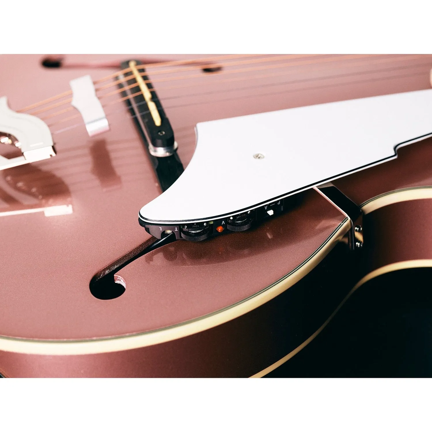 Giulietta VGA-5TPS Archtop Guitar w/ Super Capacitor, Pearl Rose