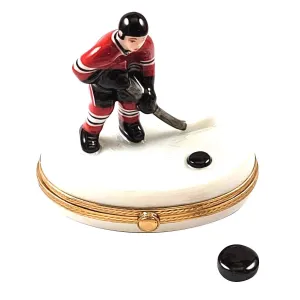 Hockey Player with Removable Puck