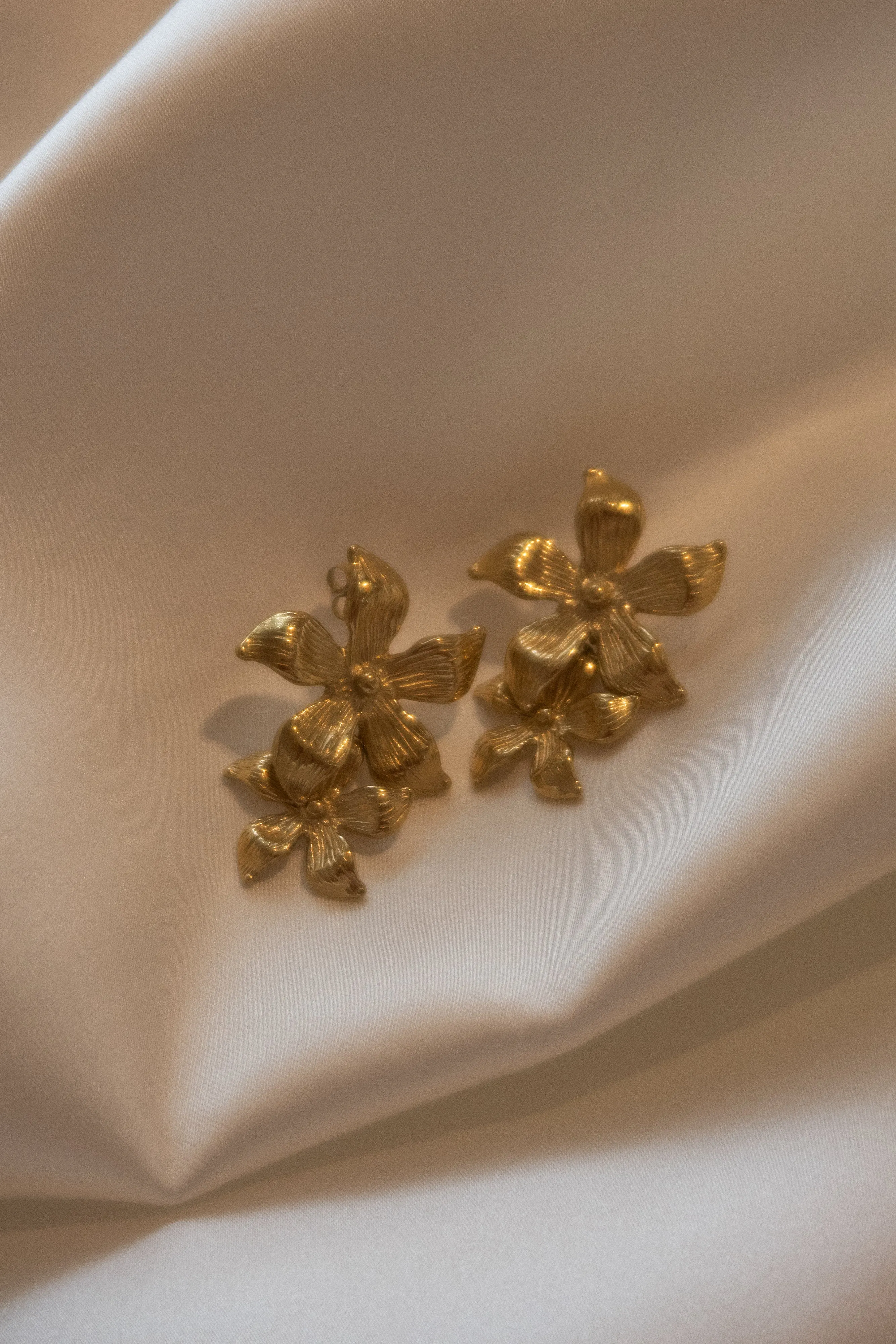 Infatuated Drop Flower Earrings - Gold