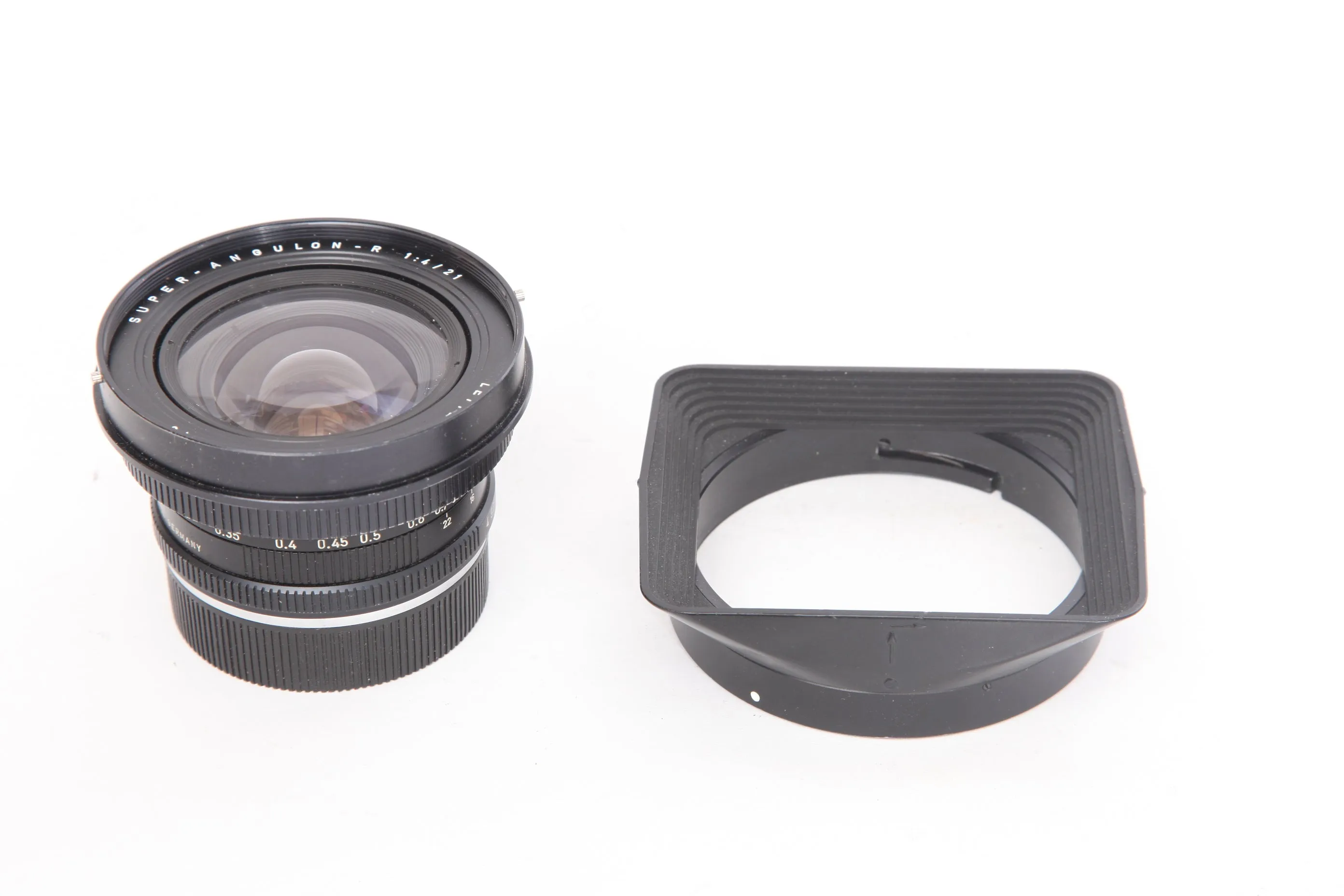 Leica R 21mm f4 Super-Angulon CAM-2 with hood