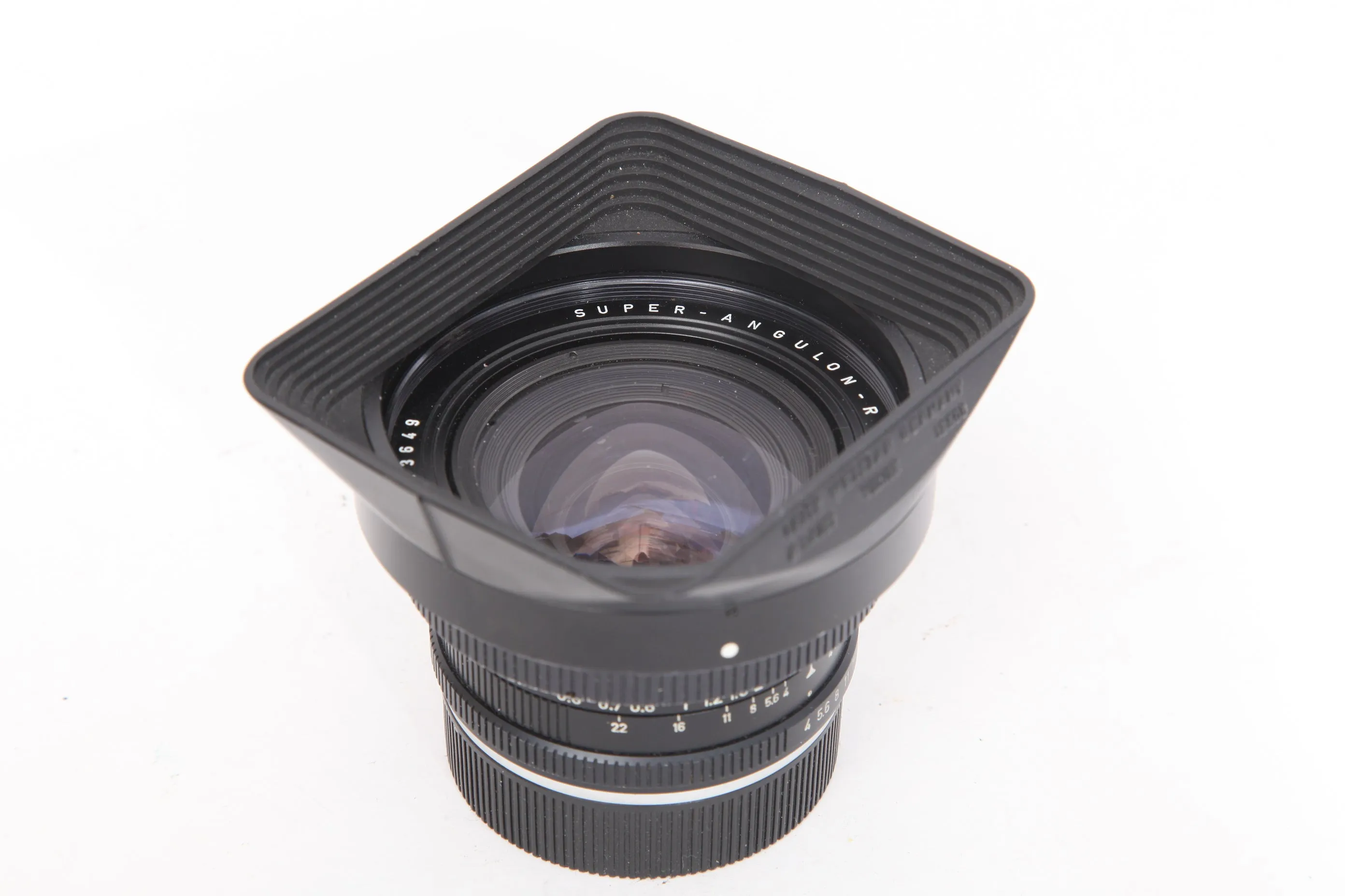 Leica R 21mm f4 Super-Angulon CAM-2 with hood