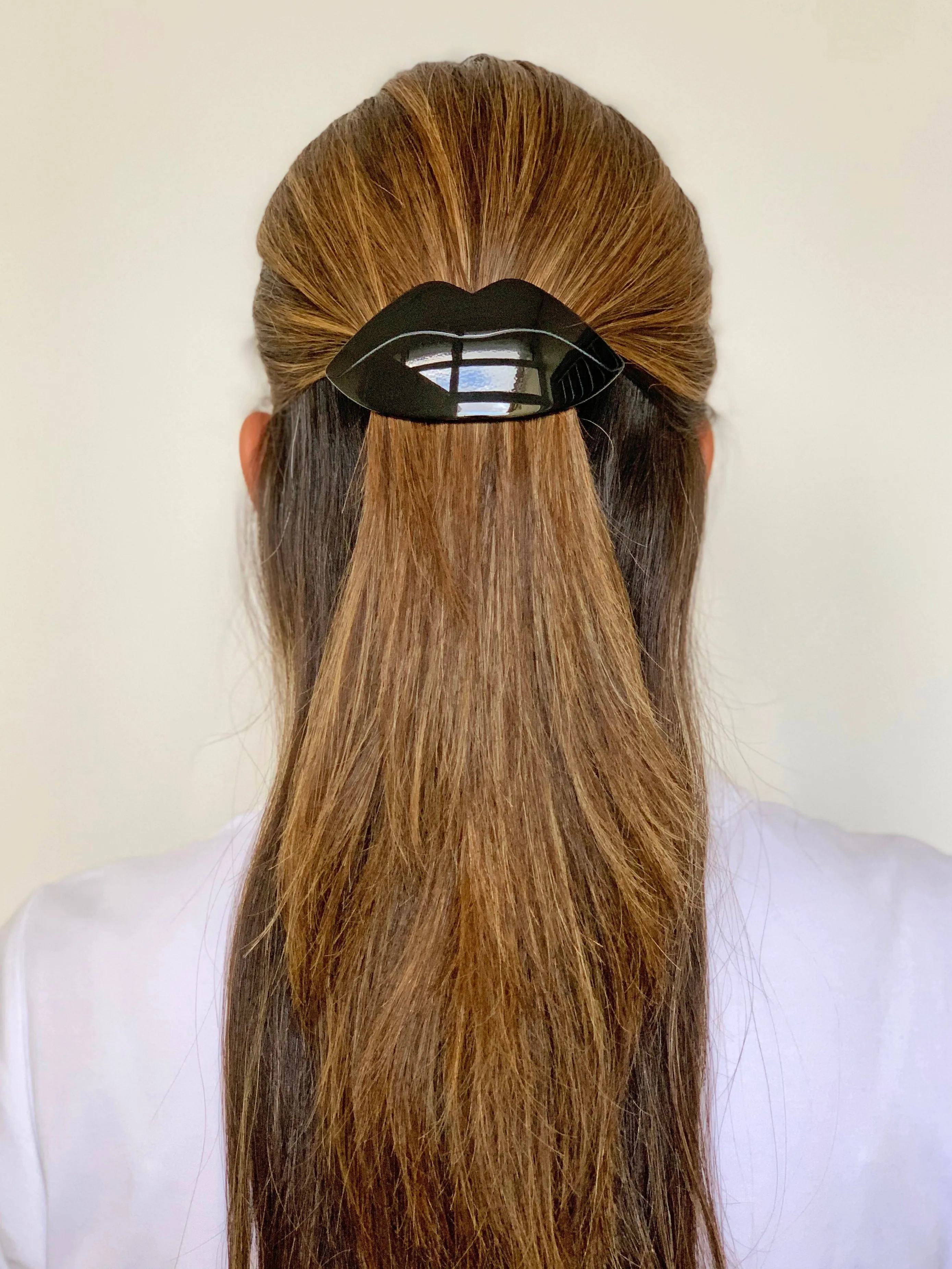 Lip Black Hair Clip