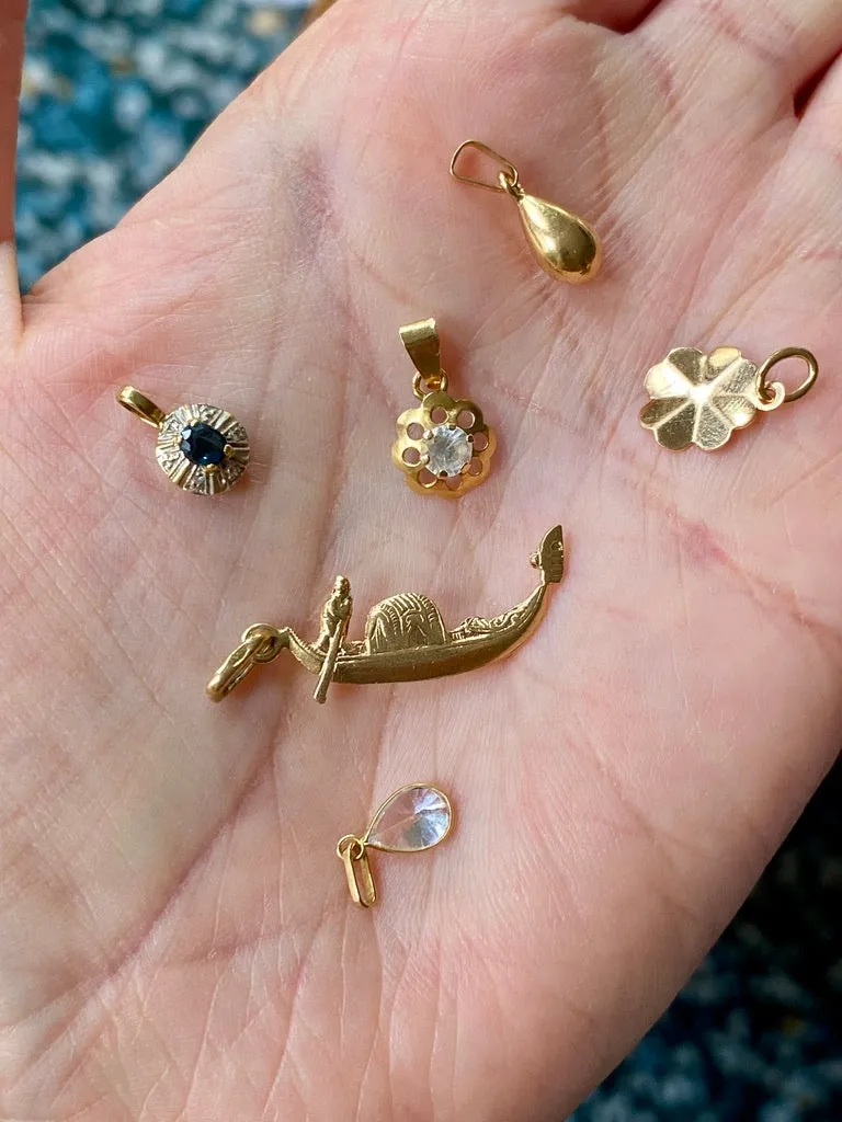 Midcentury era 18k gold eight petal flower with quartz - pendant or charm