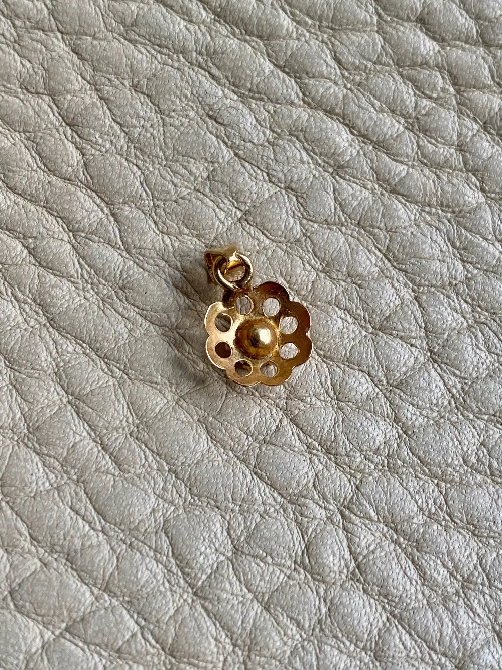 Midcentury era 18k gold eight petal flower with quartz - pendant or charm