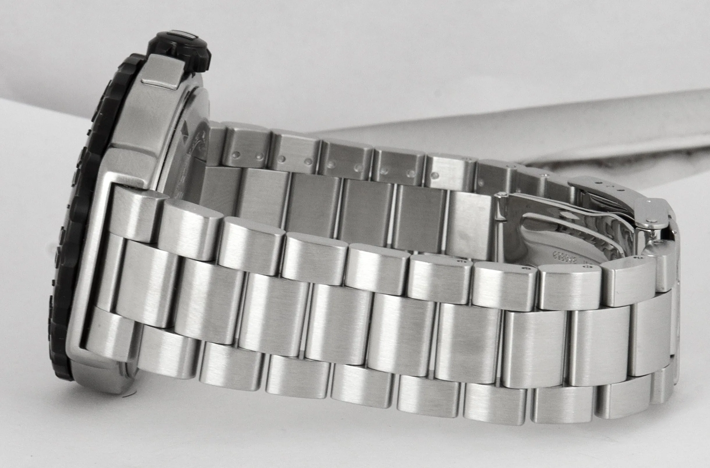 MINT Tag Heuer Formula 1 Grande Date WAU1111 42mm Chrono Stainless White Watch