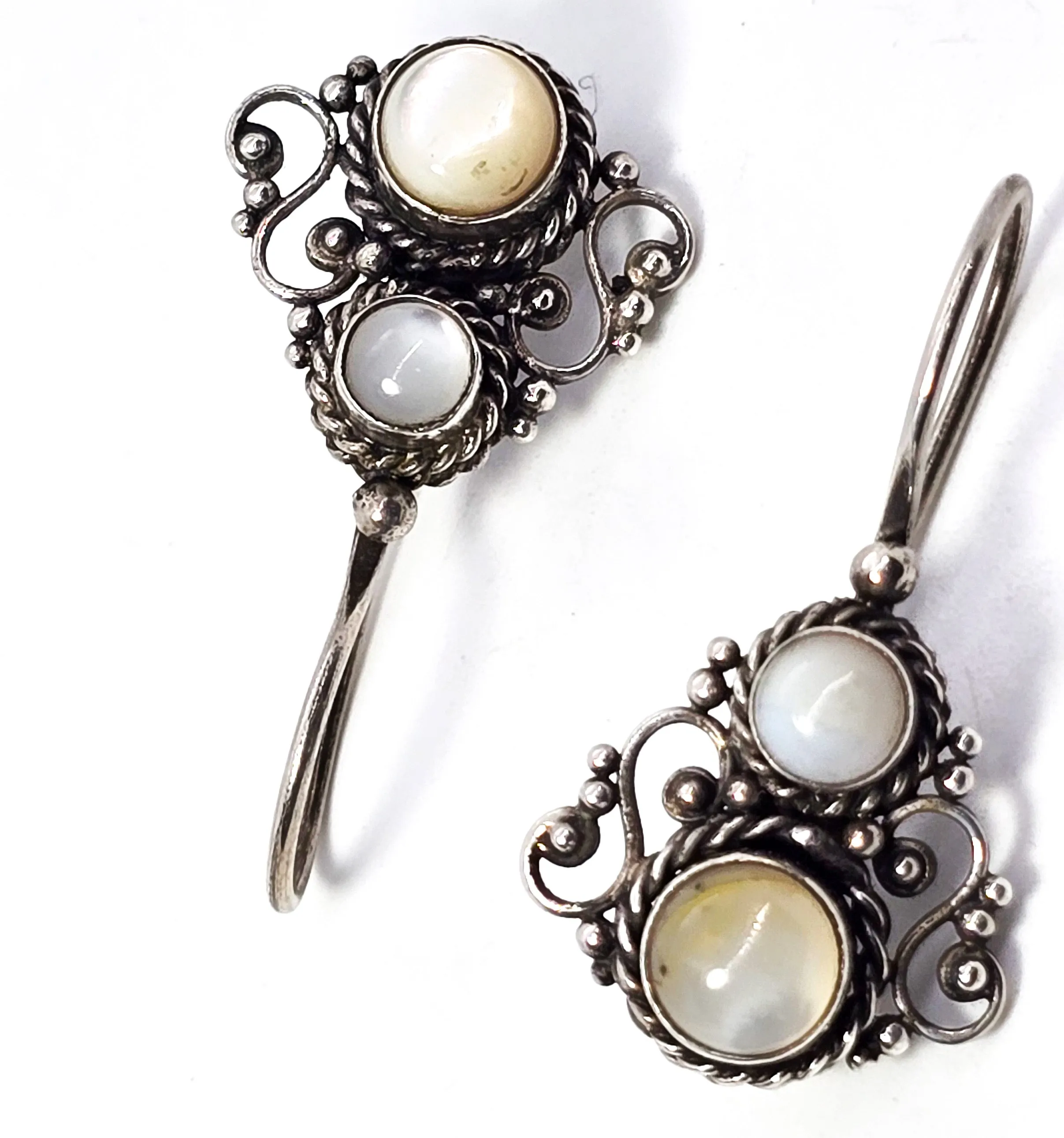 Mother of Pearl Cat's Eye Quartz Balinese sterling silver vintage earrings