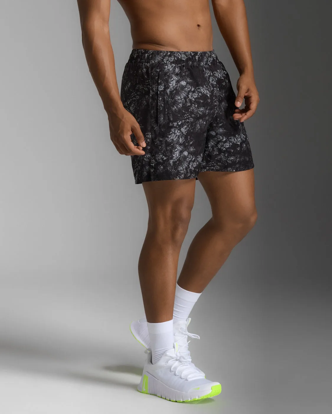 Motion 5.5 Inch Shorts