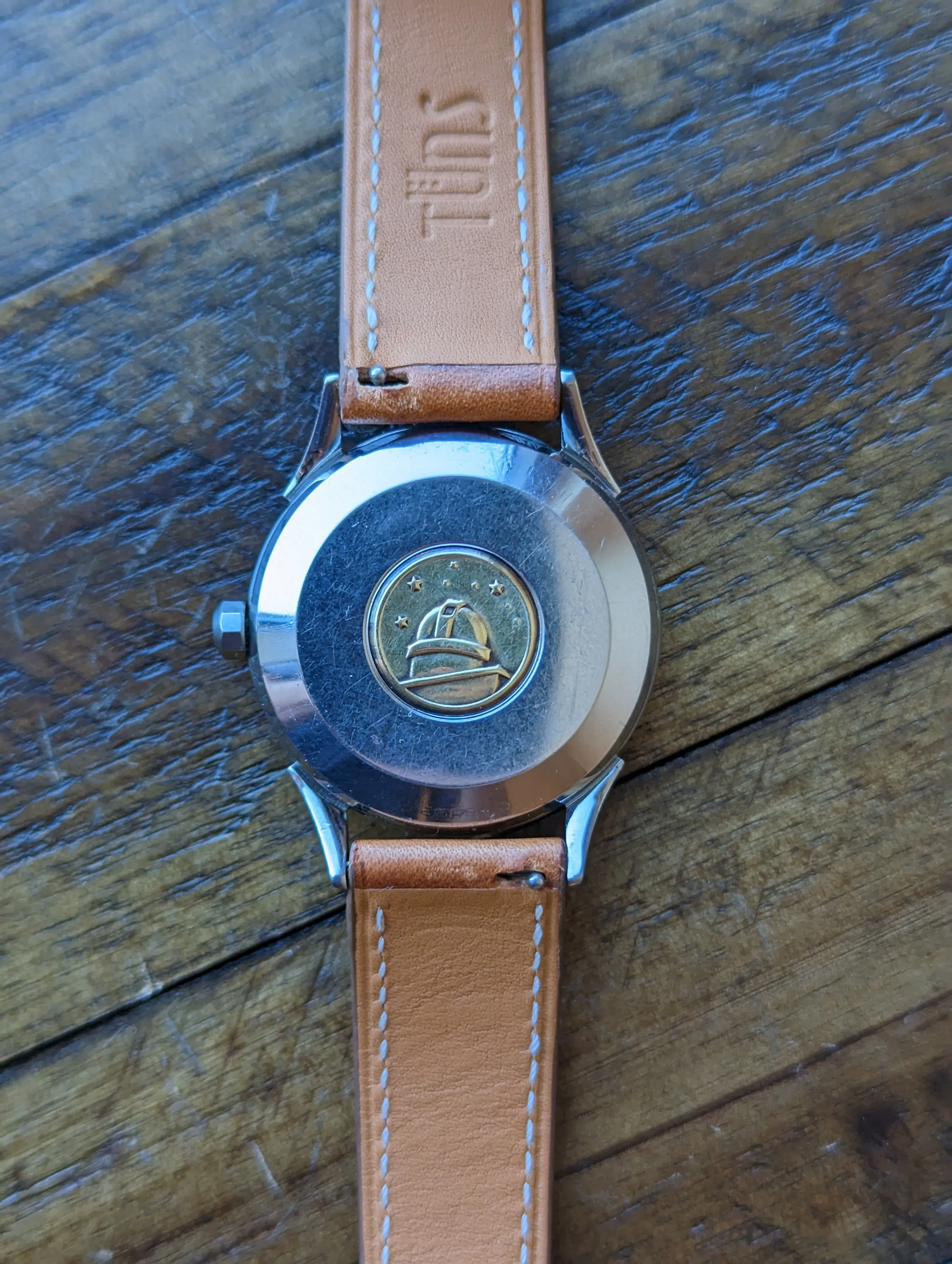 Omega Constellation 2782 w/ original box, papers and strap. Military provenance.